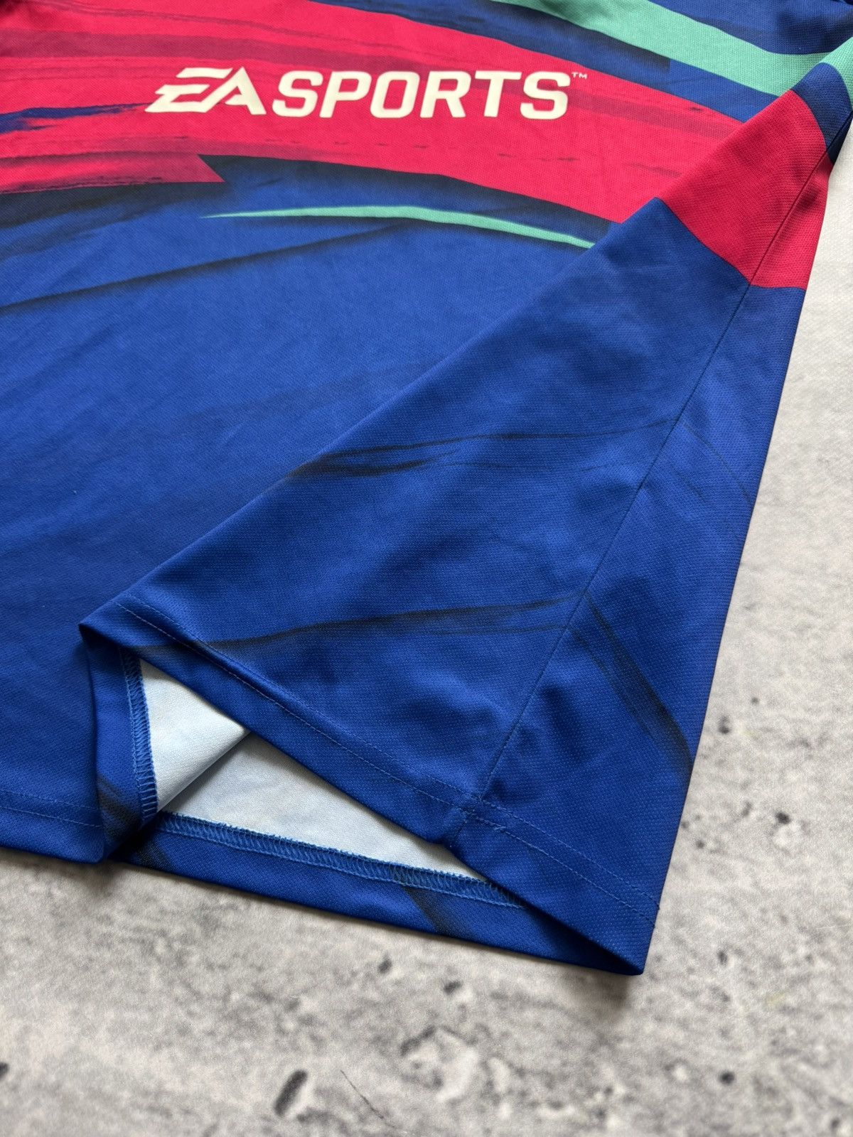 Vintage EA sport jersey blue 19 fut tee Size US L / EU 52-54 / 3 - 6 Thumbnail