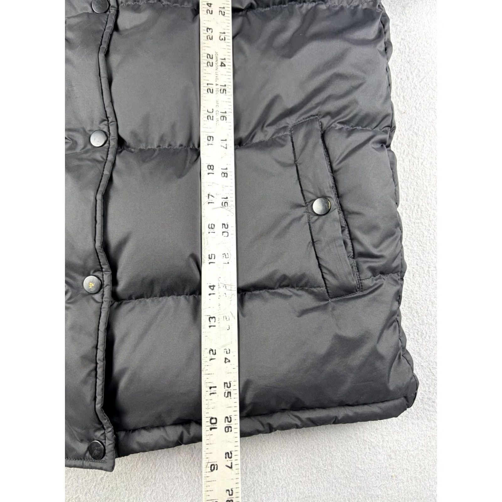 Quince Quince Down Puffer Jacket Women’s Medium Black Outerwear Zip Snap Puffers Regular Mountain Outdoor Winter Fall Mens/ Womens Size M / US 6-8 / IT 42-44 - 8 Thumbnail