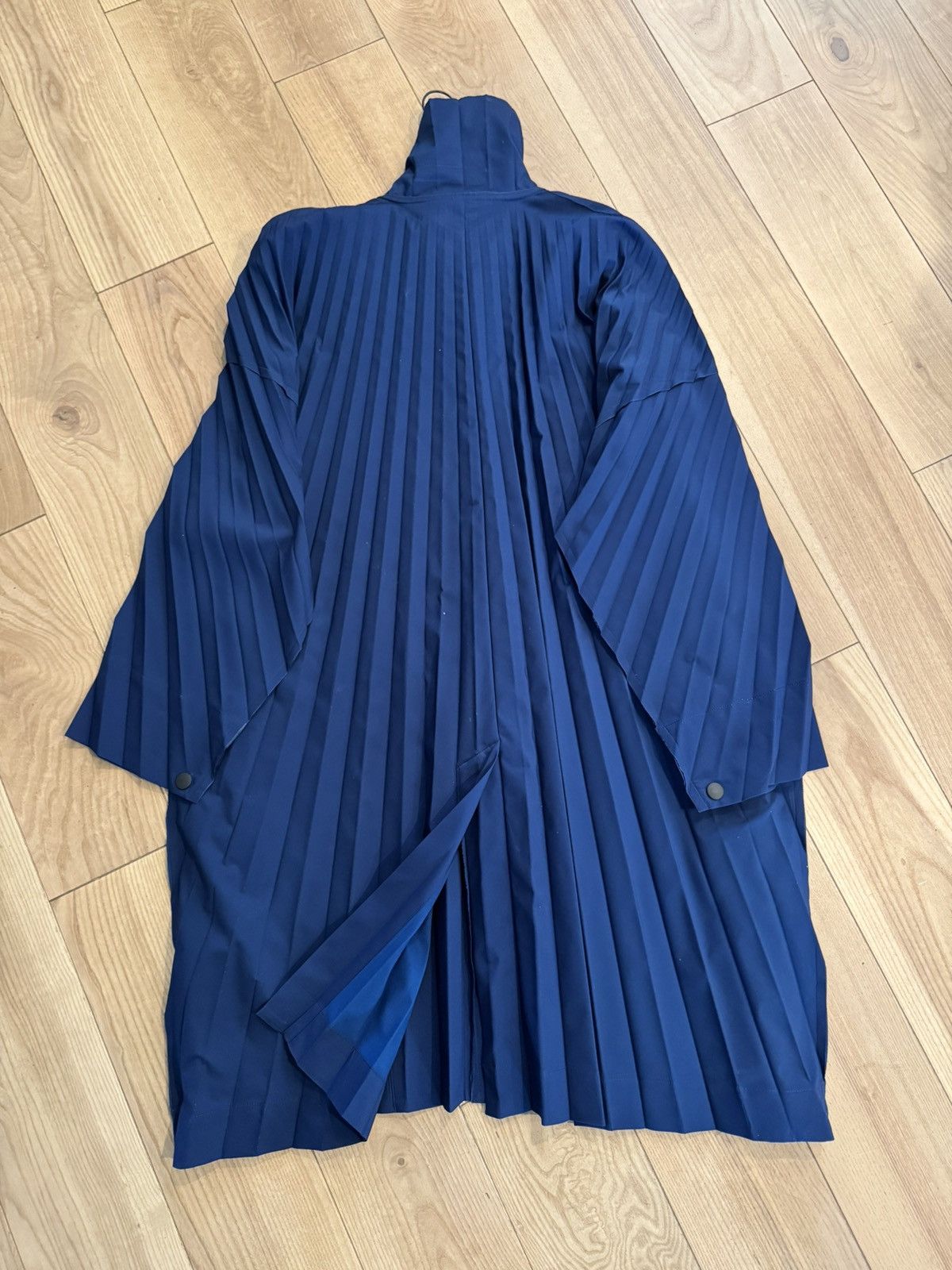 Homme Plisse Issey Miyake Homme Plisse Issey Miyake Edge coat pleated one size jacket Size US M / EU 48-50 / 2 - 5 Thumbnail