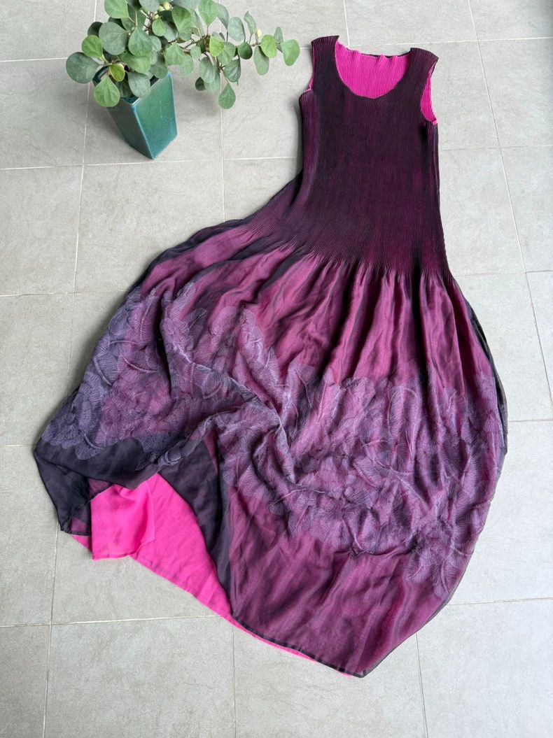 Issey Miyake Issey Miyake size:3 A pinkish-purple main line chiffon emb Size S / US 4 / IT 40 - 1 Thumbnail
