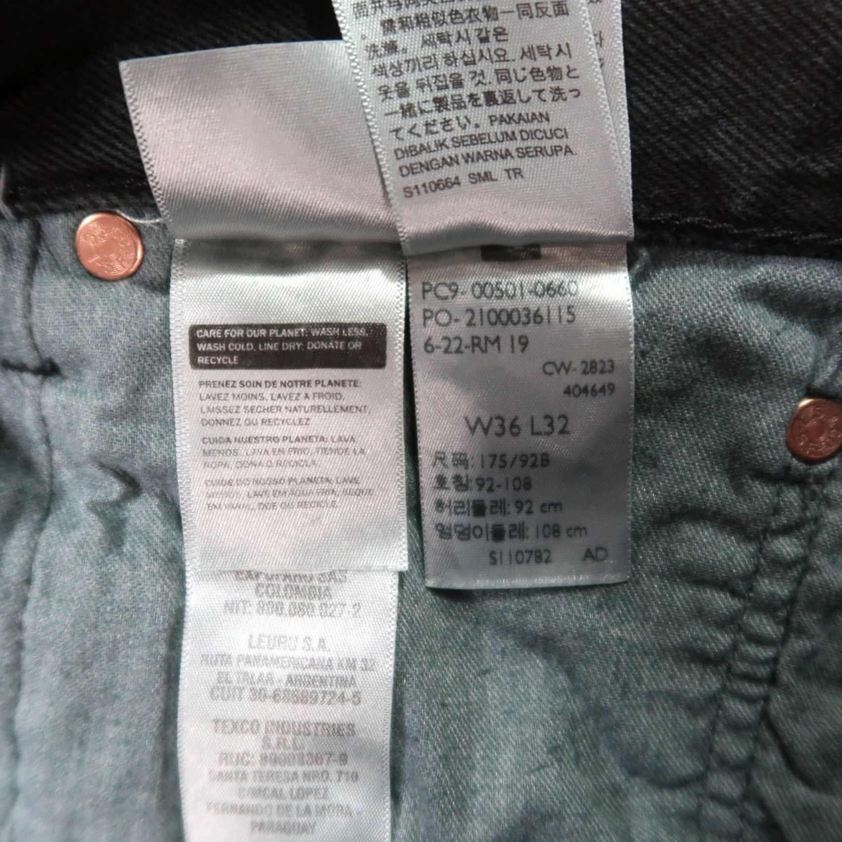 Levi's VINTAGE? No — Levi's 501 Jeans Men 36x32 Regular Denim Black Button Fly 5-Pocket Classic 501 Series Mens Size US 36 / EU 52 - 6 Thumbnail