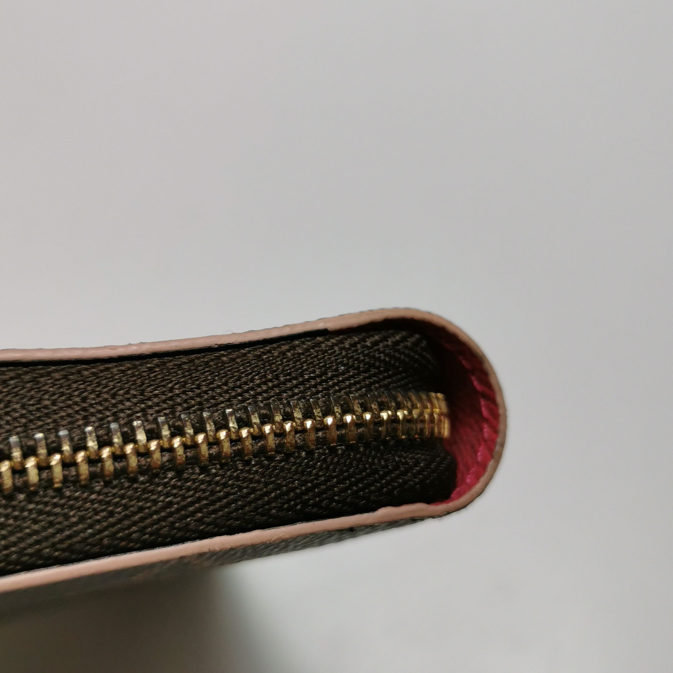 Louis Vuitton Louis Vuitton (LV) Zippy leather monogram print wrap-around Size ONE SIZE - 4 Thumbnail