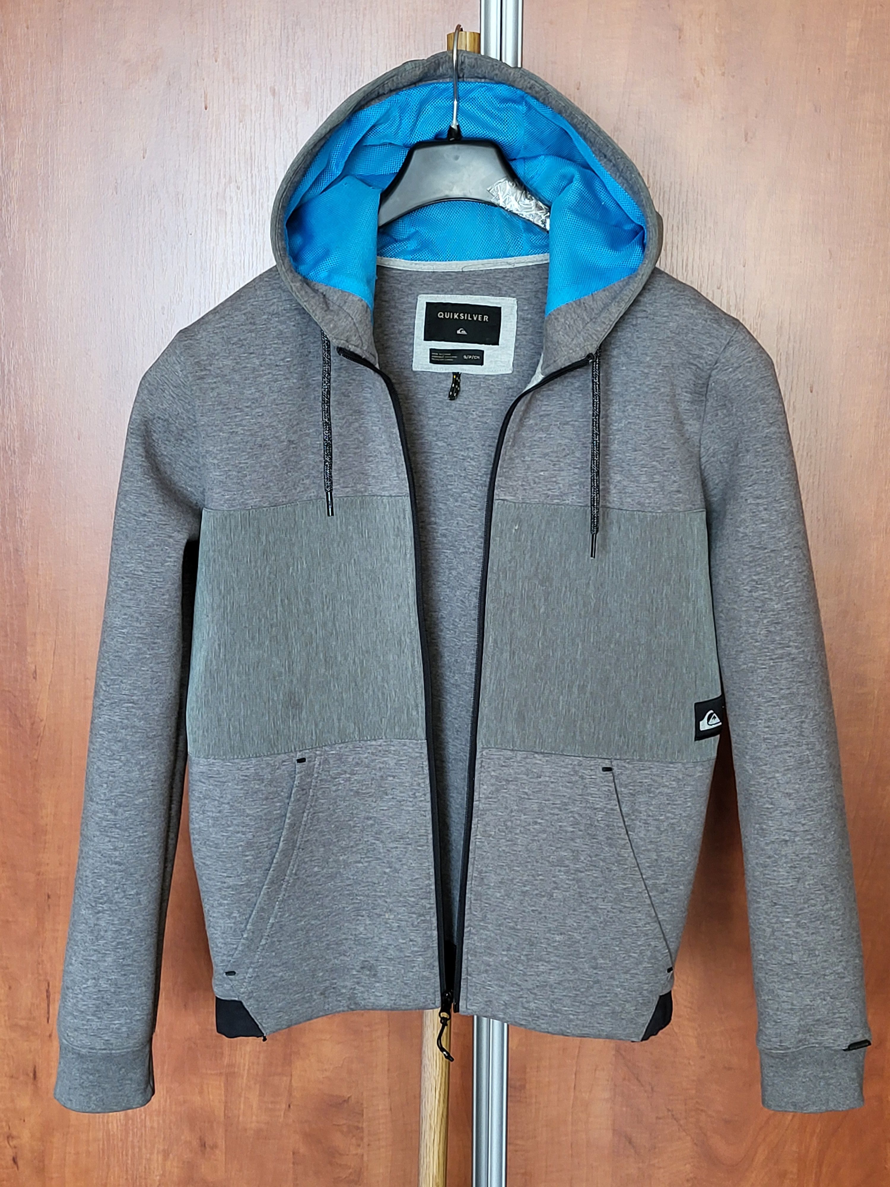 Quiksilver Special hoodie for surfing Quiksilver size S but fit M Size US S / EU 44-46 / 1 - 1 Thumbnail