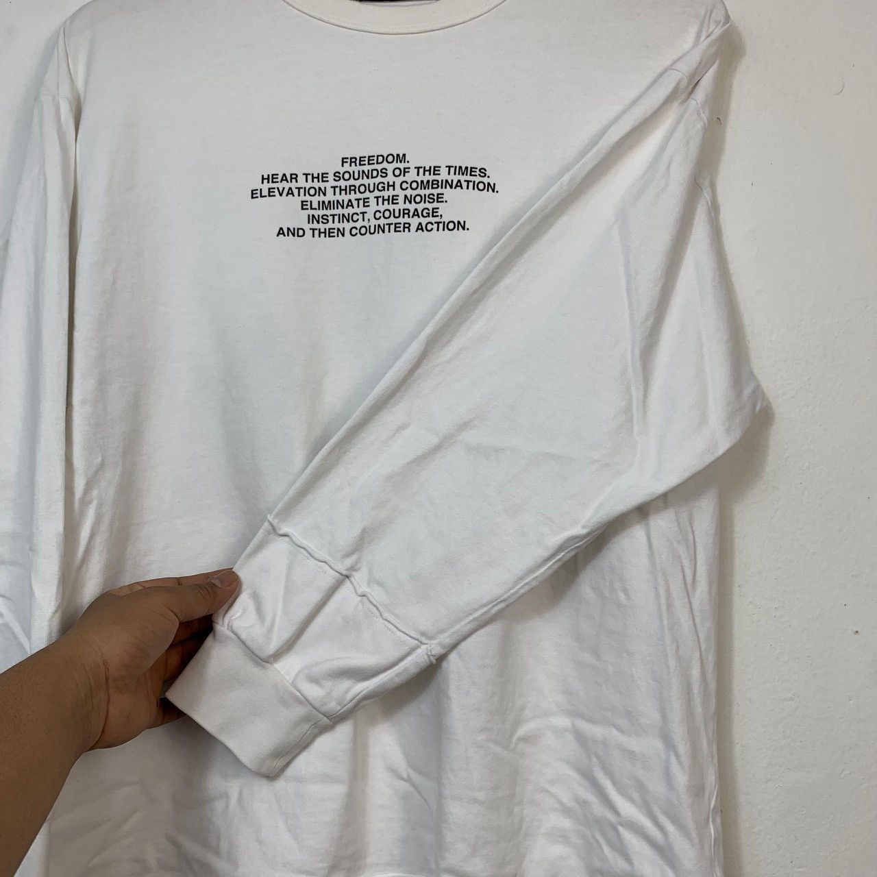 GU × Undercover UNDERCOVER Jun TAKAHASHI Long Sleeve Tee Photoprint Size US M / EU 48-50 / 2 - 5 Thumbnail