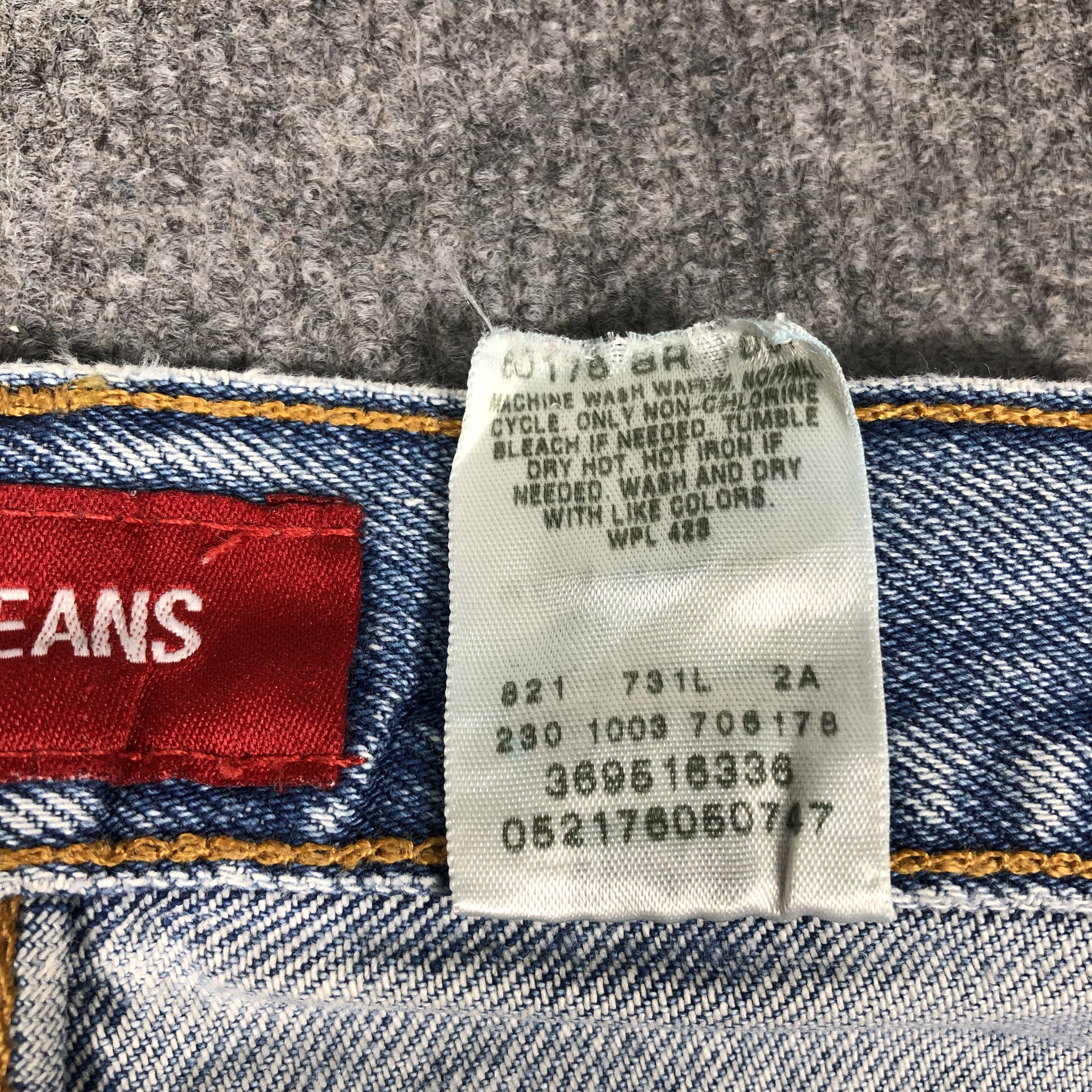 Levi's × Vintage Womens Vintage Levis Jeans Short Pants Classic Fit L885W Size 35" - 7 Thumbnail