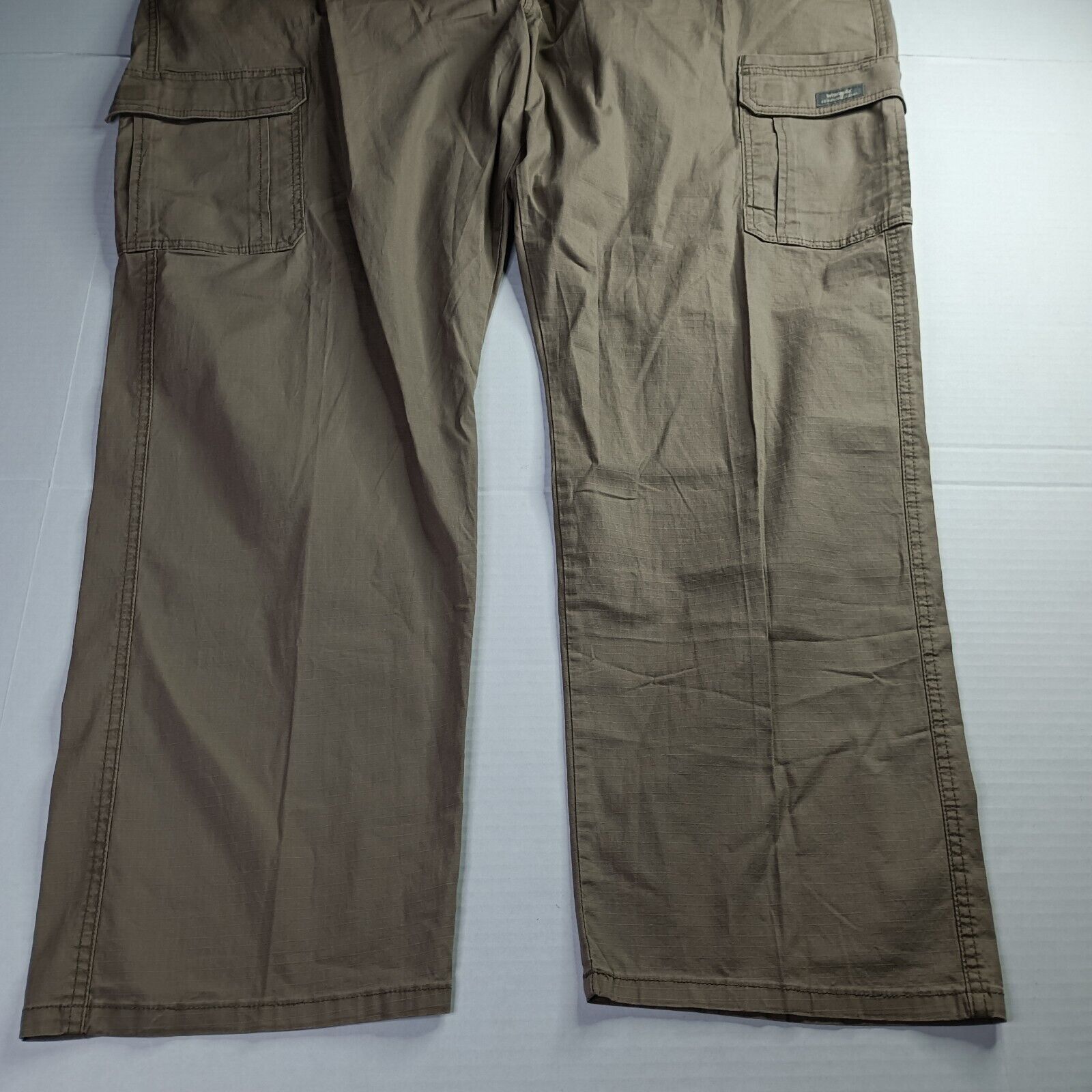 Wrangler Wrangler Cargo Pants Relaxed Fit Size 50x32 Beige Size US 44 / EU 60 - 3 Thumbnail