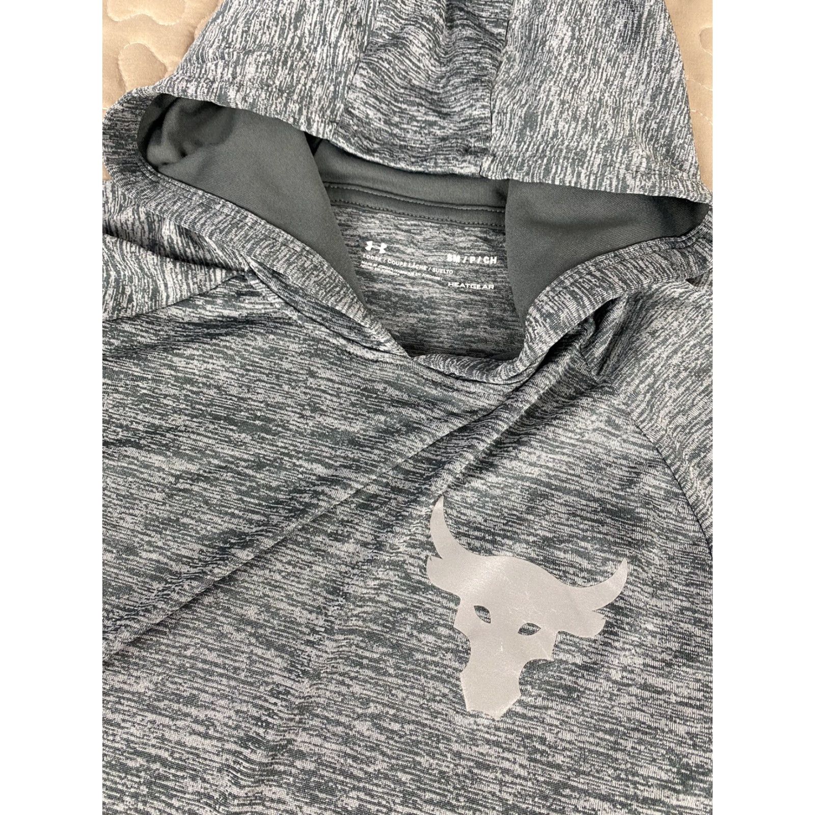 Under Armour VINTAGE Project Rock Under Armour HeatGear Light Workout Hoodie Shirt Mens Sz S Gray Size US S / EU 44-46 / 1 - 4 Thumbnail