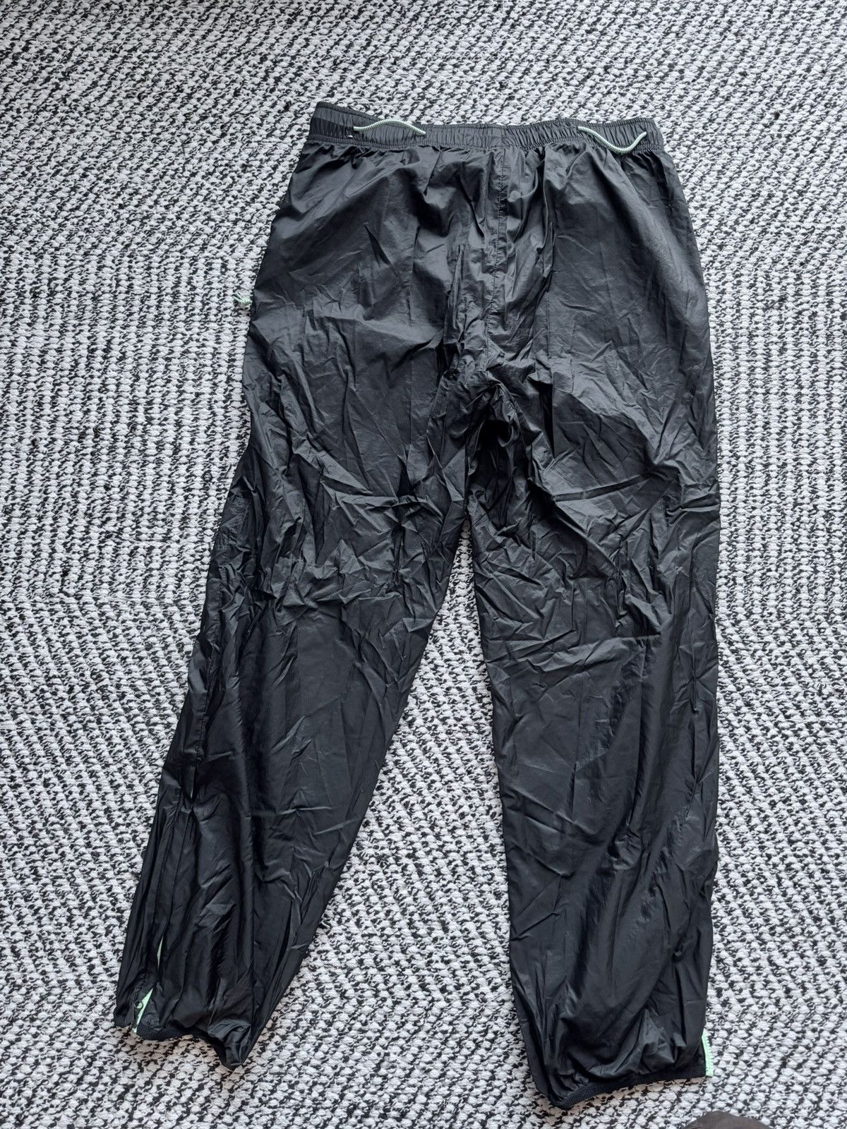 Nike ACG Nike ACG Pants Mens Black Lightweight Straight Leg Size US 28 / EU 44 - 4 Thumbnail