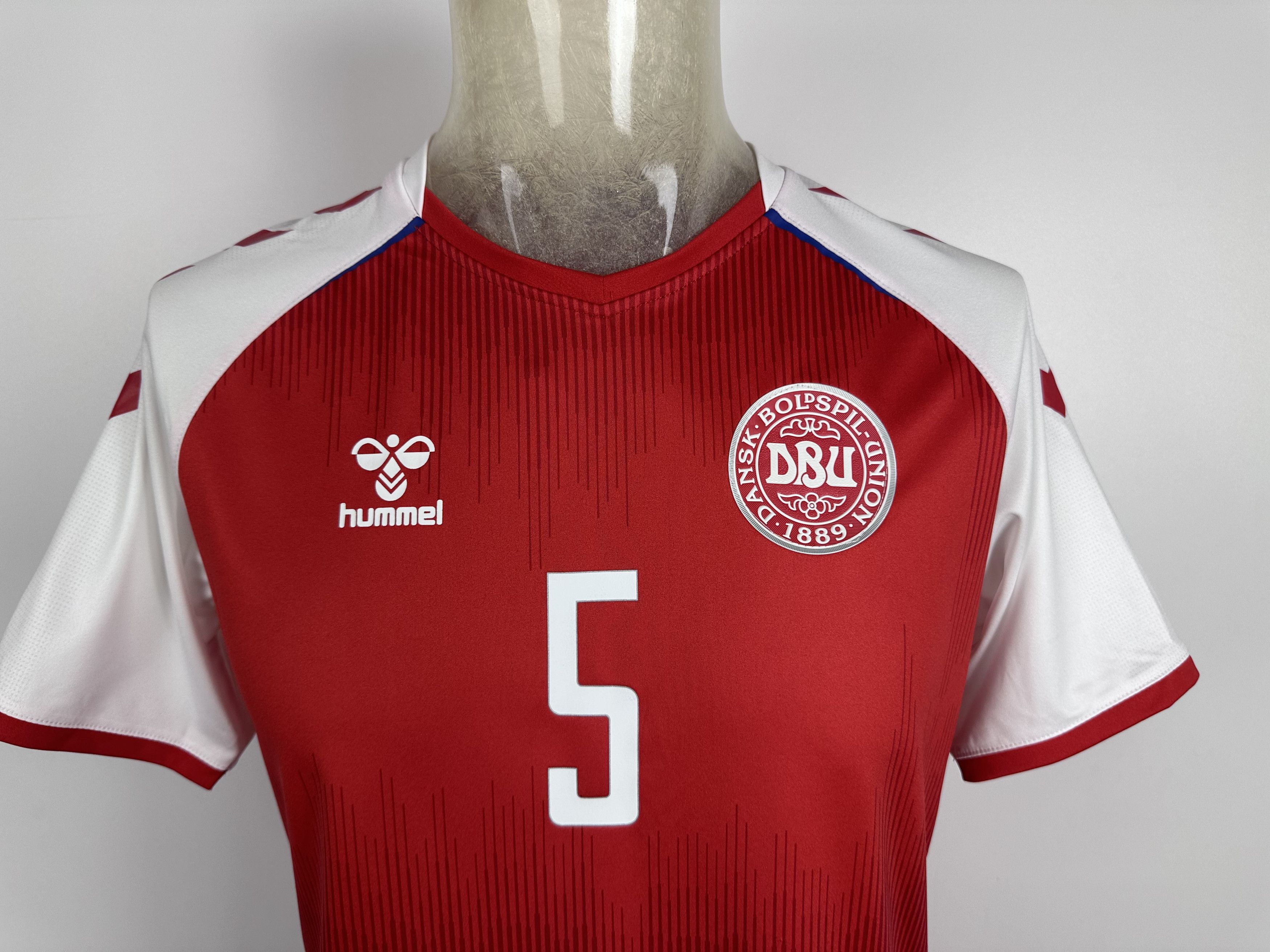 Hummel DENMARK 2021 2022 FOOTBALL SHIRT SOCCER JERSEY #5 MAEHLE Size US M / EU 48-50 / 2 - 7 Thumbnail