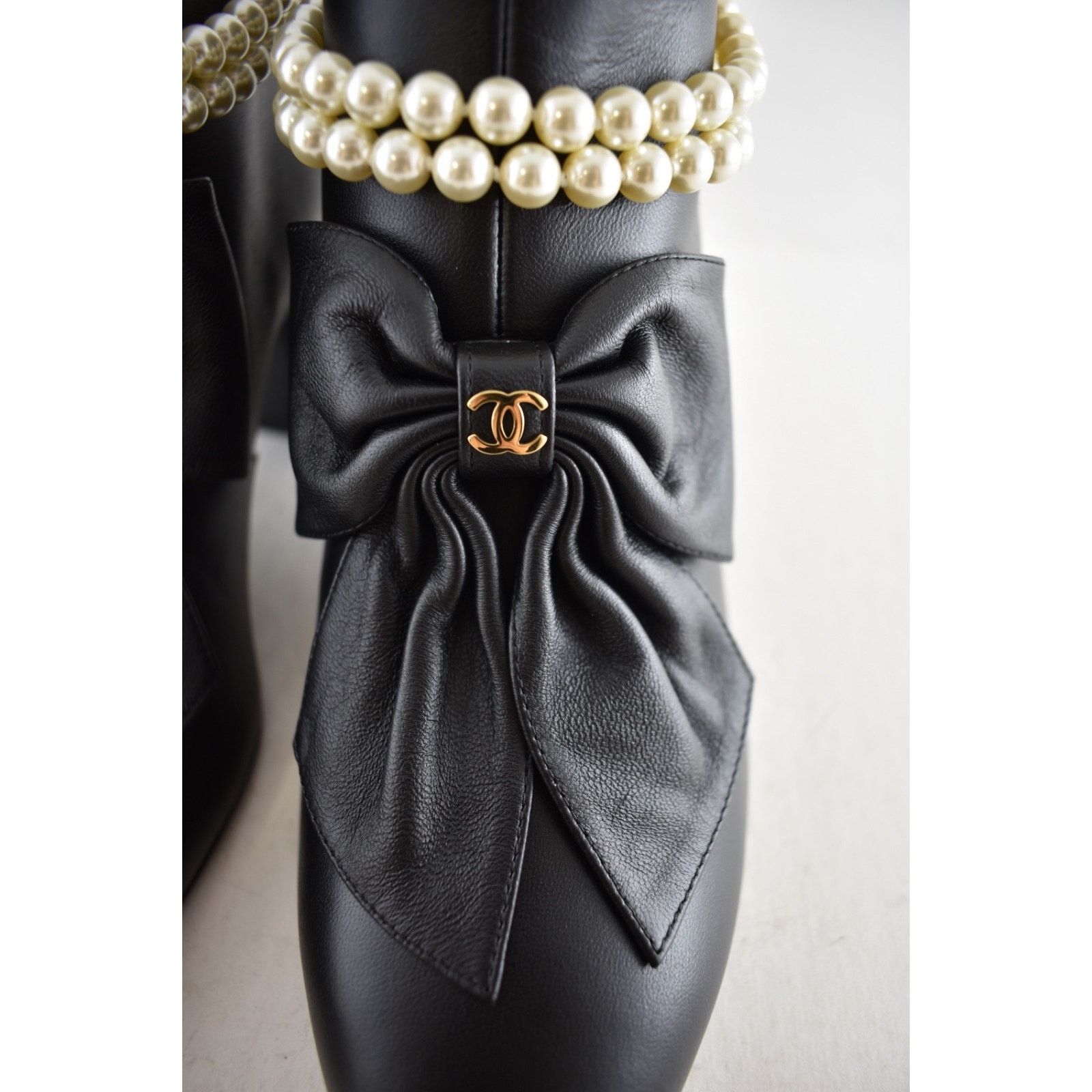 Chanel Chanel Black Lambskin Pearl CC Bow Ankle Boots 38 Size US 7 / IT 37 - 13 Thumbnail