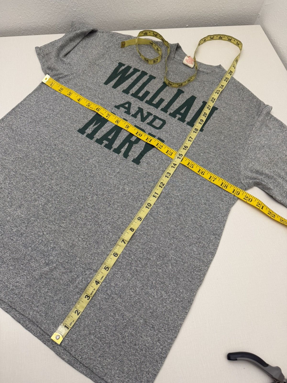 Vintage Vintage 70s William and Mary University Tshirt Paper Thin xL Size US XL / EU 56 / 4 - 4 Thumbnail