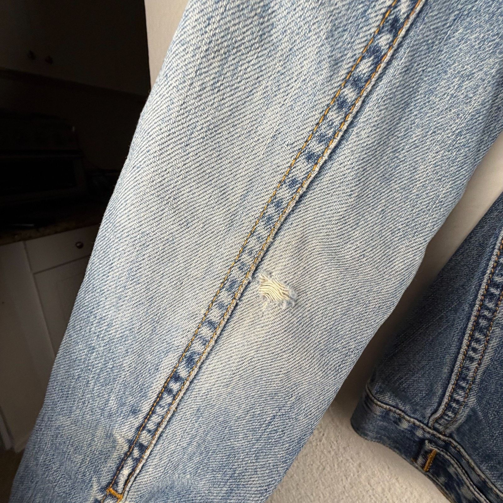 Abercrombie & Fitch Abercrombie Denim Jacket Womens M Cropped Distressed Size M / US 6-8 / IT 42-44 - 7 Thumbnail