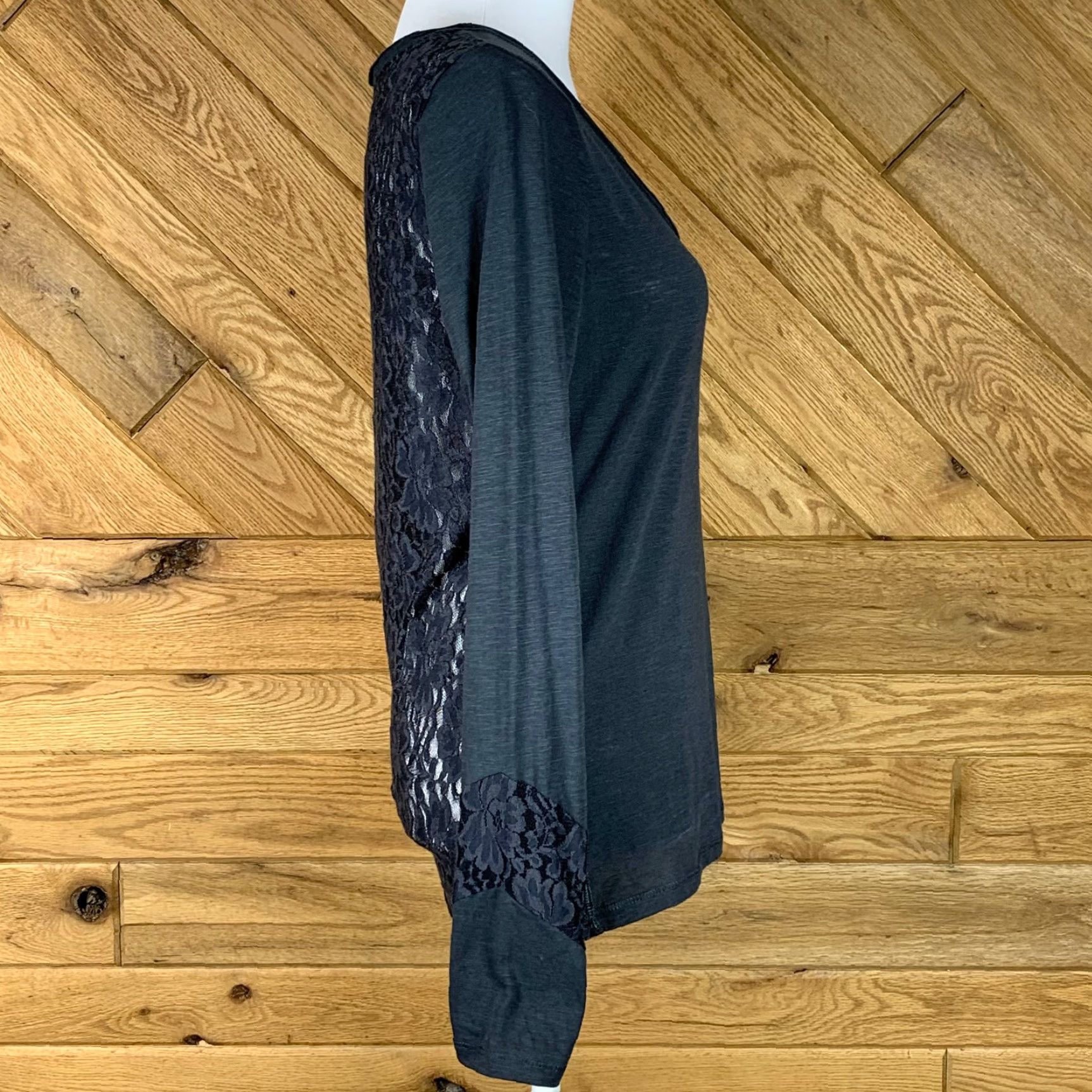 Aeropostale Aeropostale Womens Top Pullover Shirt Long Sleeve Lace Dark Gray L Tunic Blouse XL Color Dark Gray Mens Size L / US 10 / IT 46 - 4 Thumbnail