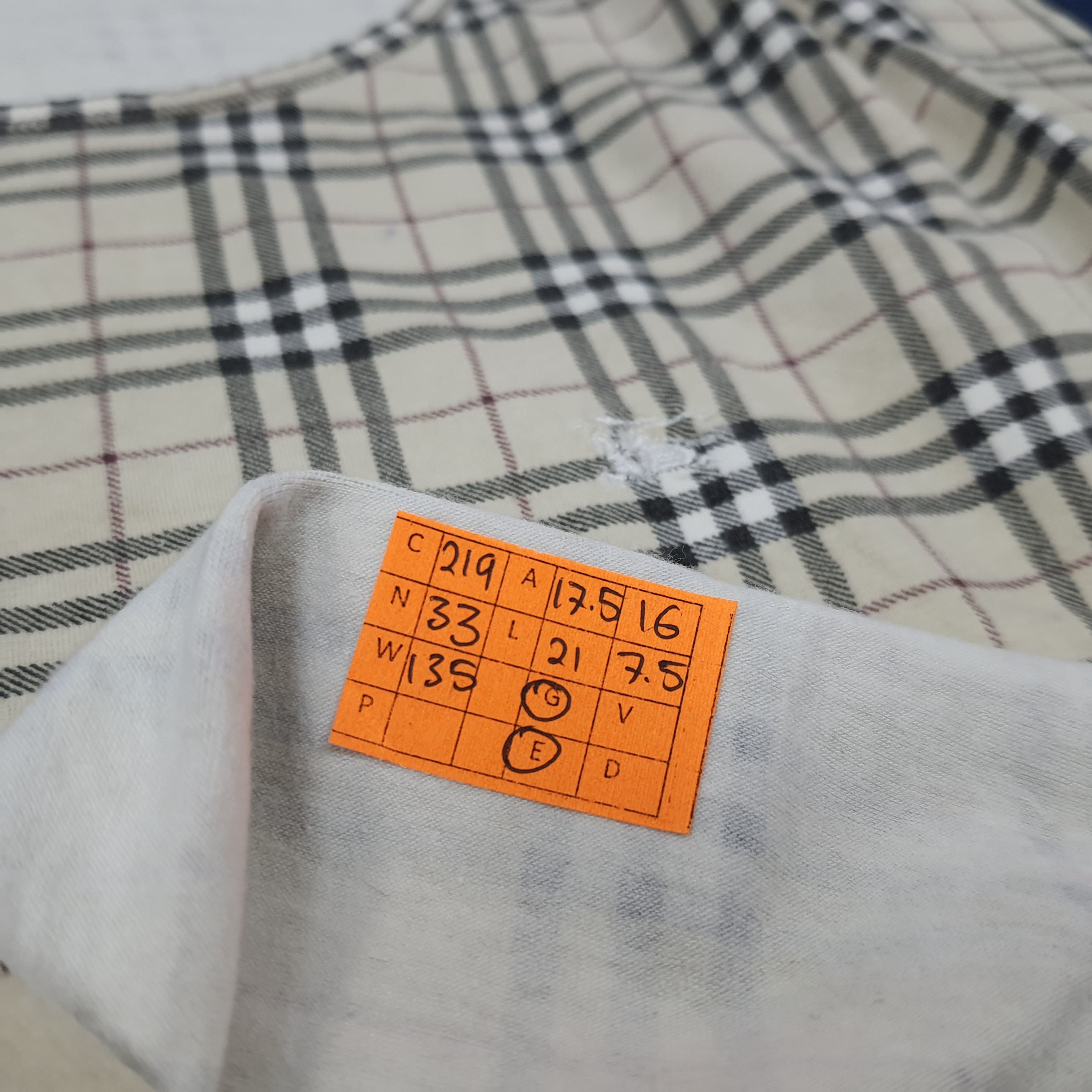 Burberry × Vintage Vintage Burberry London Nova Check Tshirt C219N33 Size S / US 4 / IT 40 - 7 Thumbnail