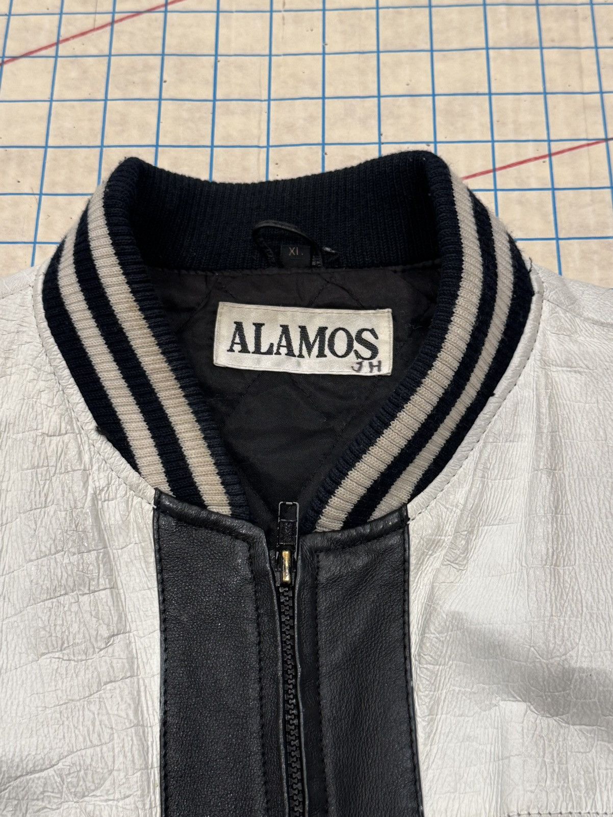 Vintage Vintage Alamos Delta Force Leather Bomber Jacket Mens SizeXL Size US XL / EU 56 / 4 - 8 Thumbnail