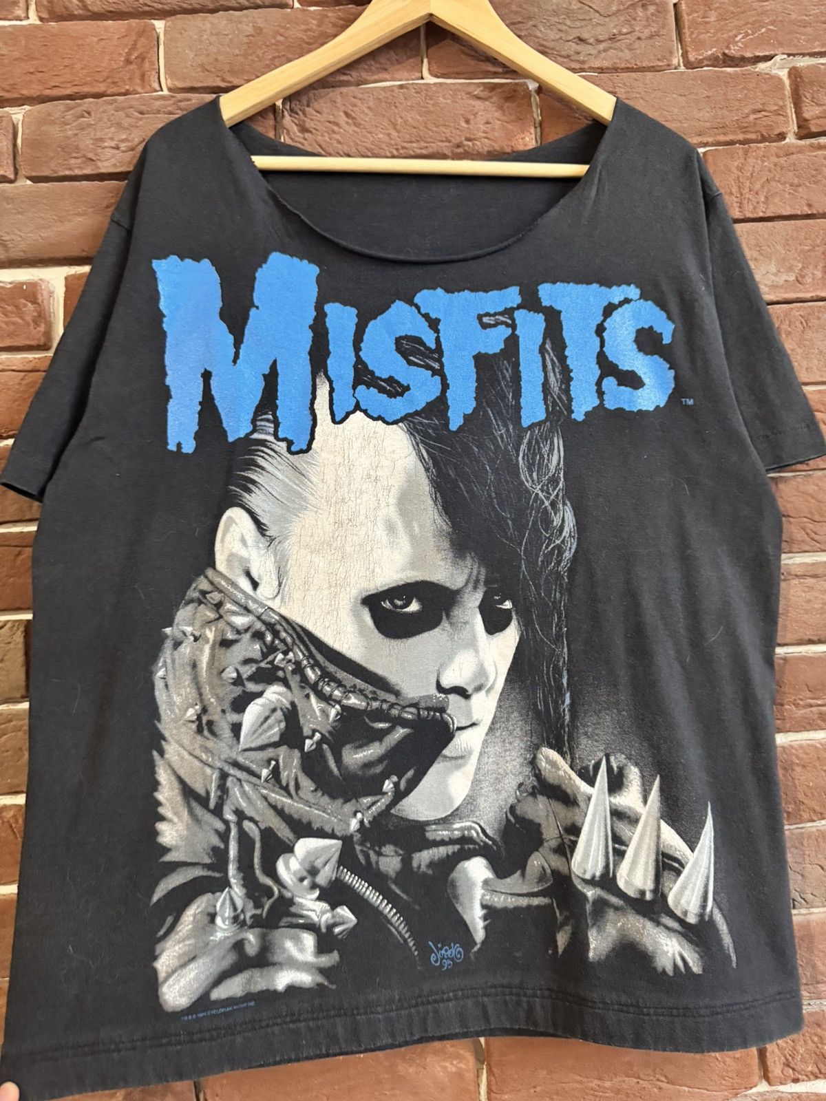 Band Tees Rare Vintage 90s Misfits Doyle Hardcore Punk Band Tshirt Size US L / EU 52-54 / 3 - 3 Thumbnail