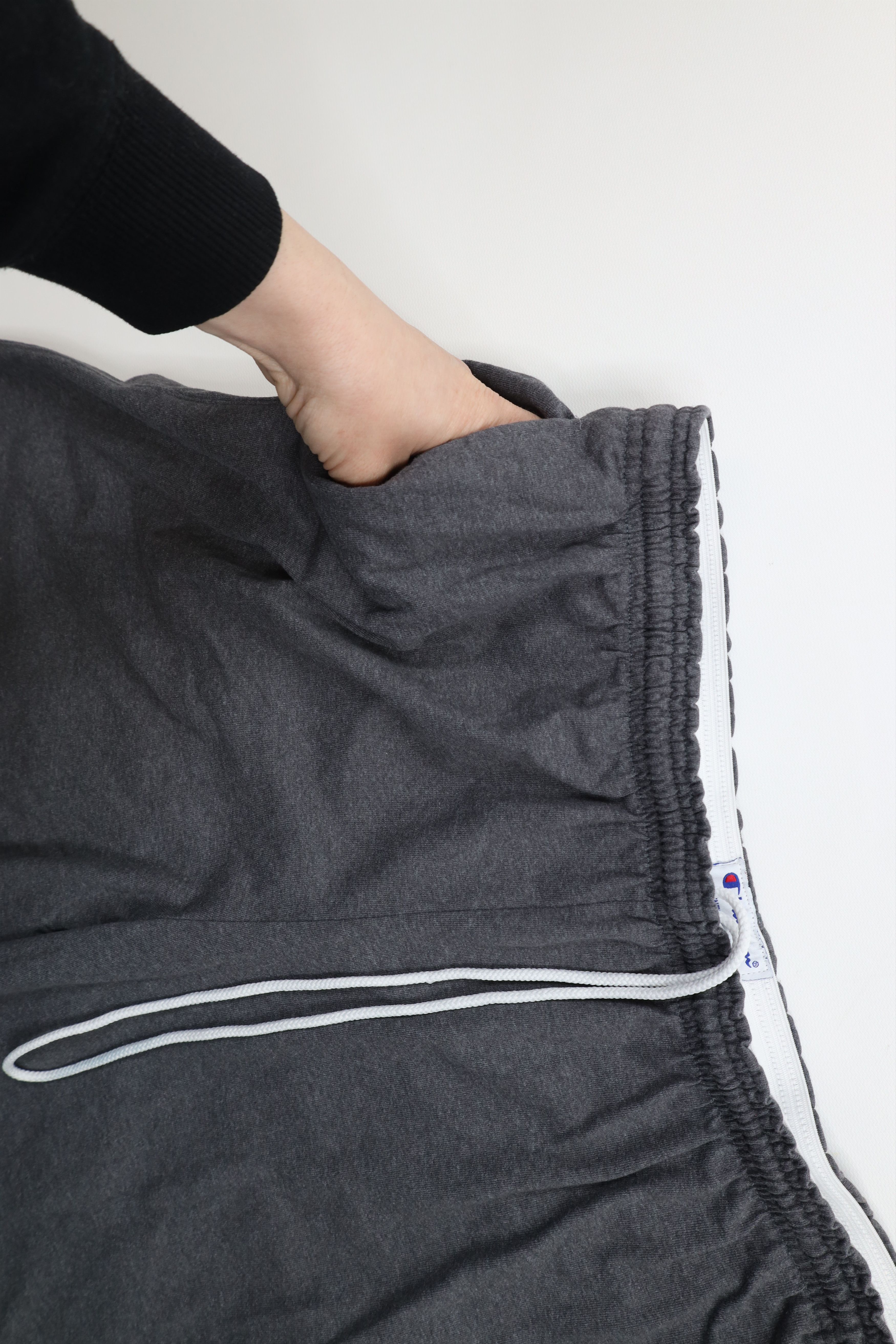 Champion × Vintage Vintage Y2K Champion Classic Logo Above Knee Shorts Gray Size US 36 / EU 52 - 6 Thumbnail