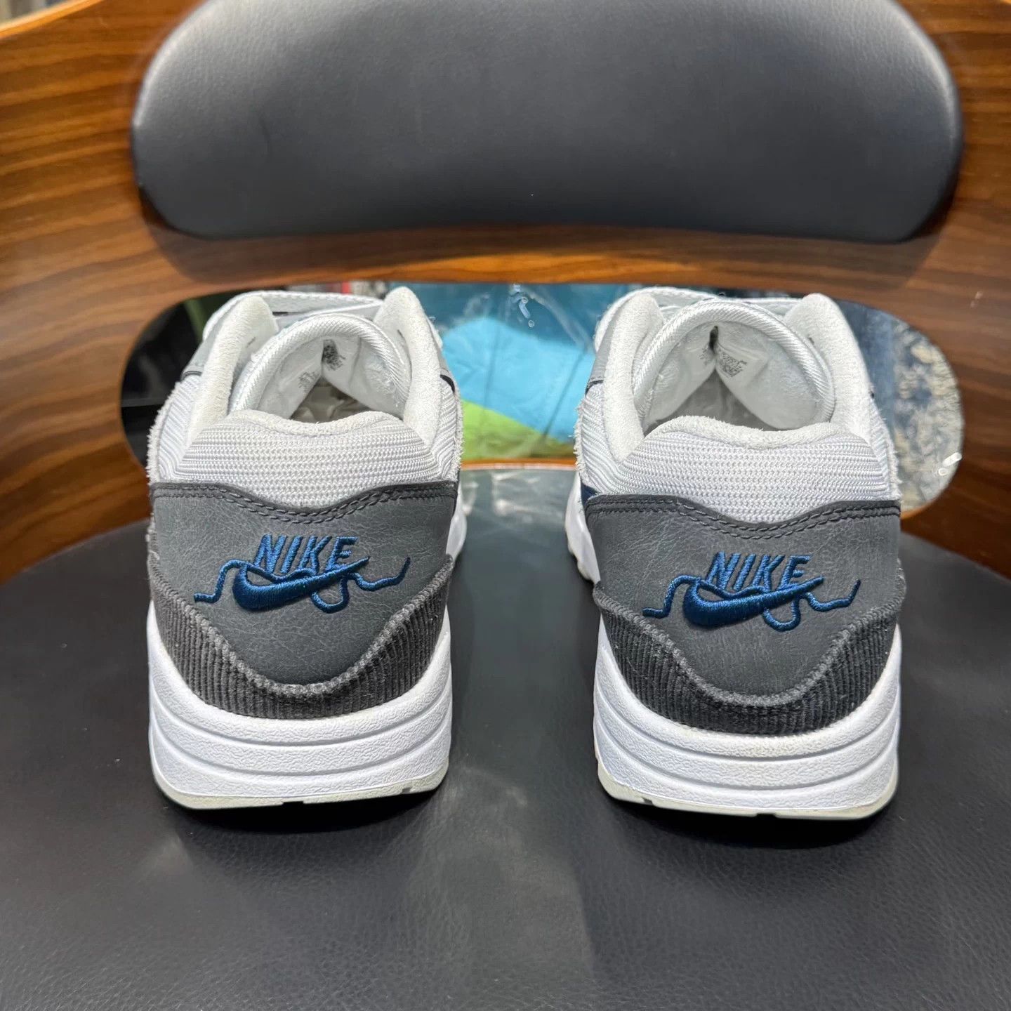 Nike Nike Air Max 1 London Exclusive Size 42 Size US 9 / EU 42 - 3 Thumbnail