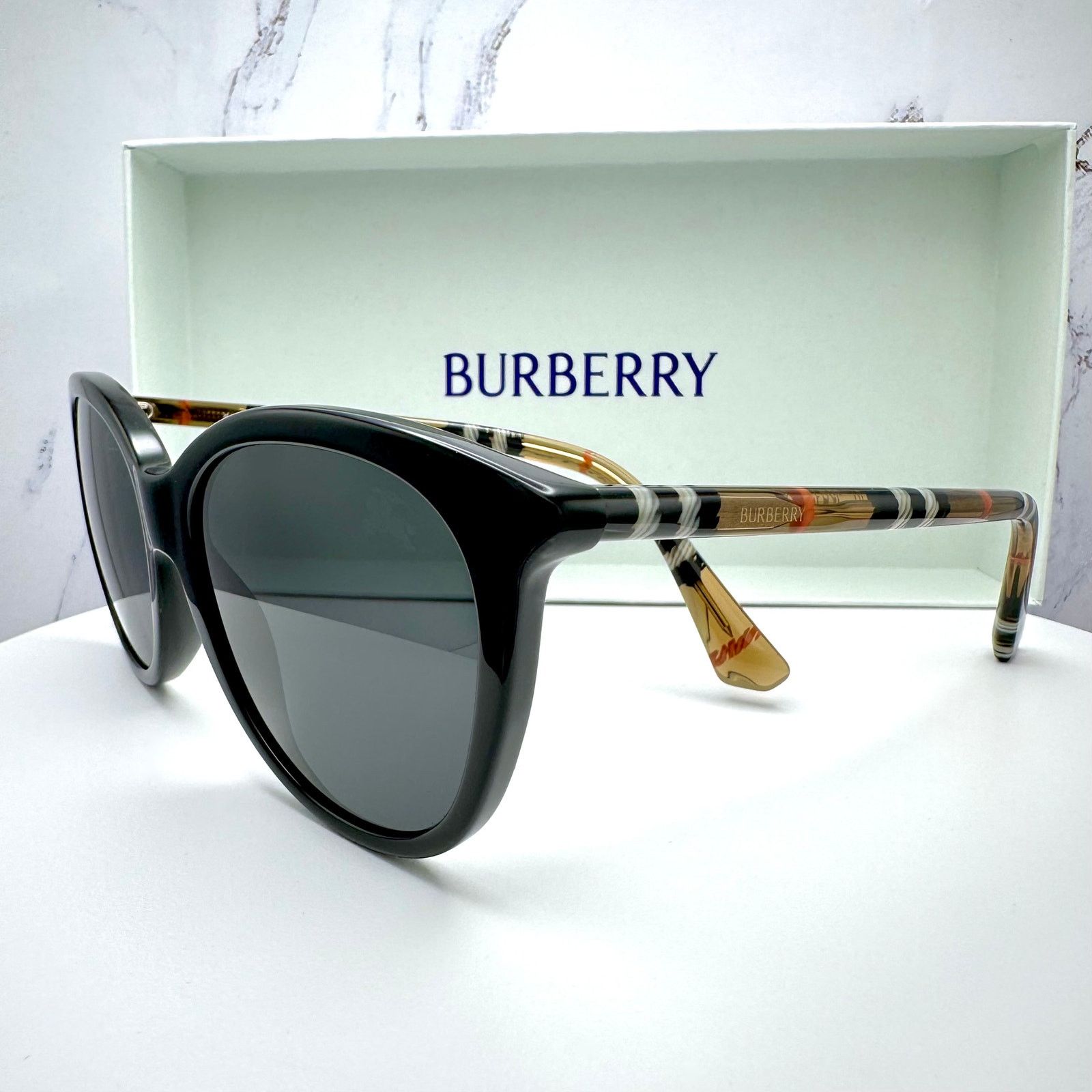New Burberry Sunglasses Black Round Pantos Frame Checkered