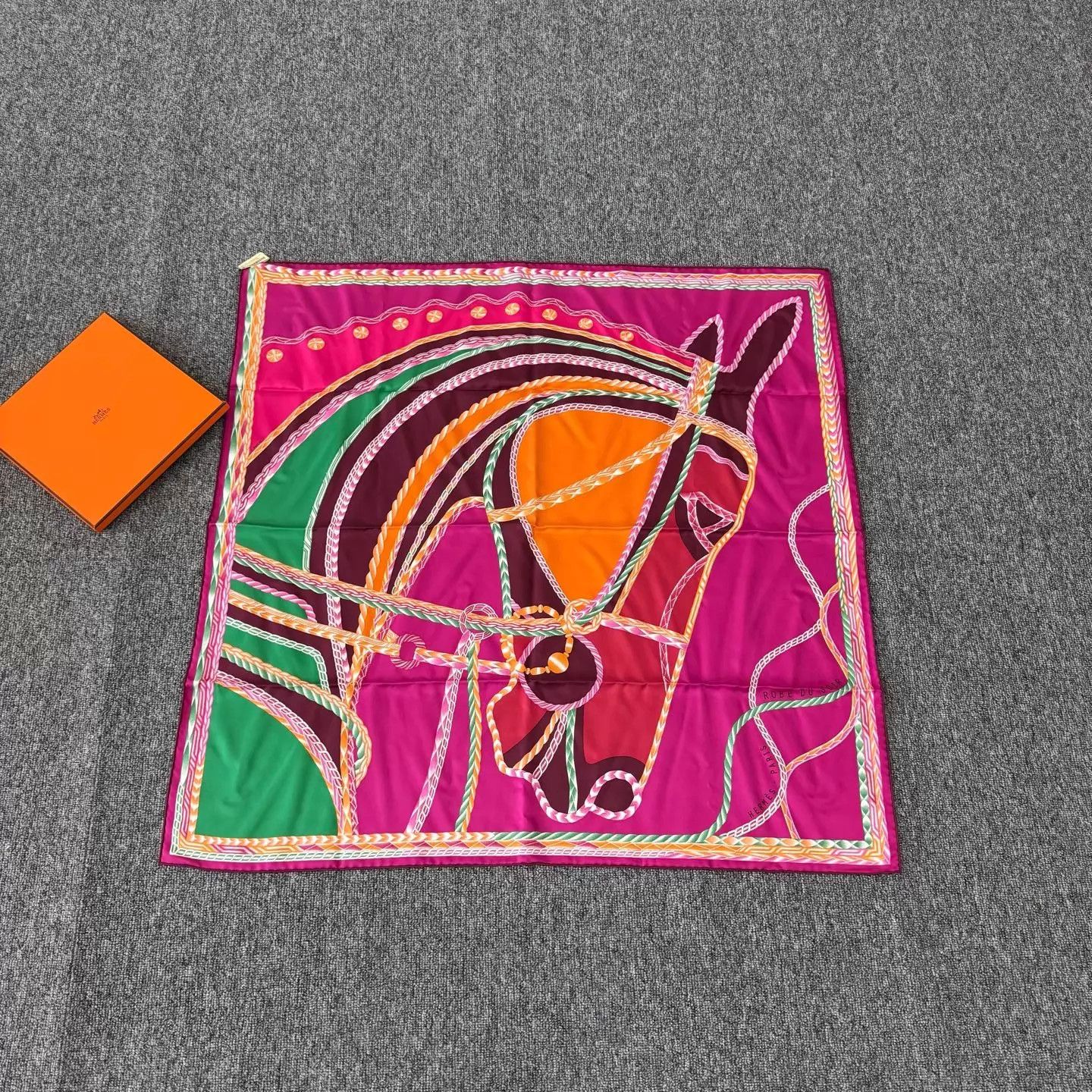 Hermes Hermes Classic Horse Motif Silk Scarf 99 New with Box Size ONE SIZE - 1 Thumbnail