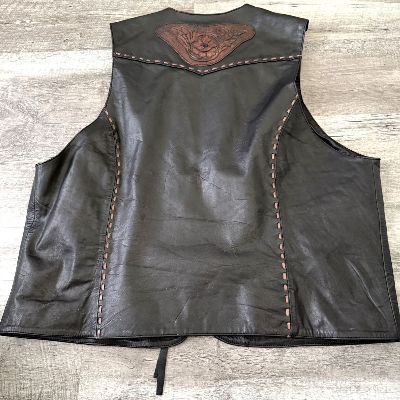 Vintage Kobler Leather Vest Mens 2XL Black Tooled Lapels Fringe Antique Finish Leather Vest Open Pockets Skull All Seasons Regular 2XL Mens Christmas? Size US XXL / EU 58 / 5 - 5 Thumbnail