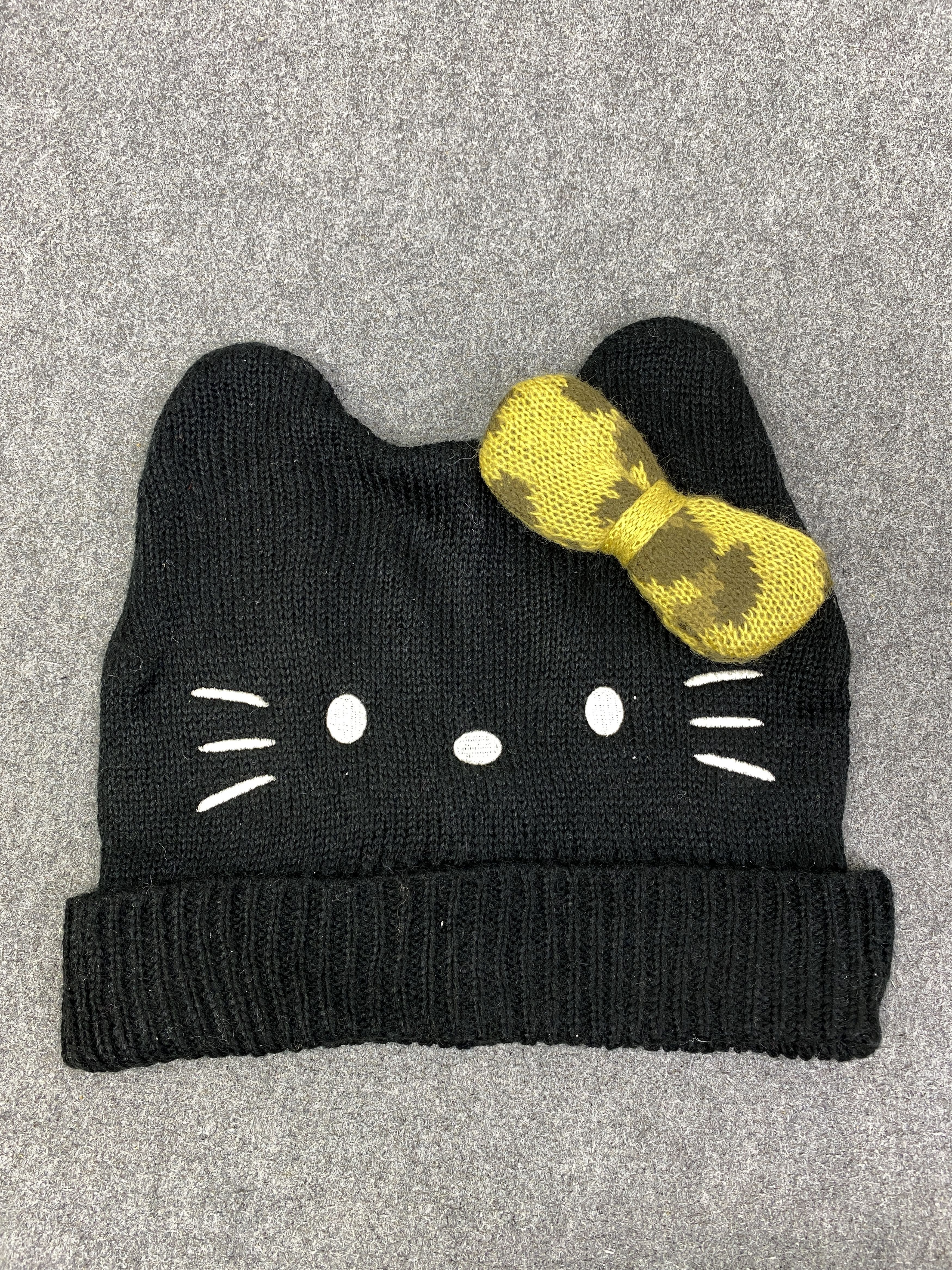 Hello Kitty Beanie / Winter Hat / Snow Cap BA0091