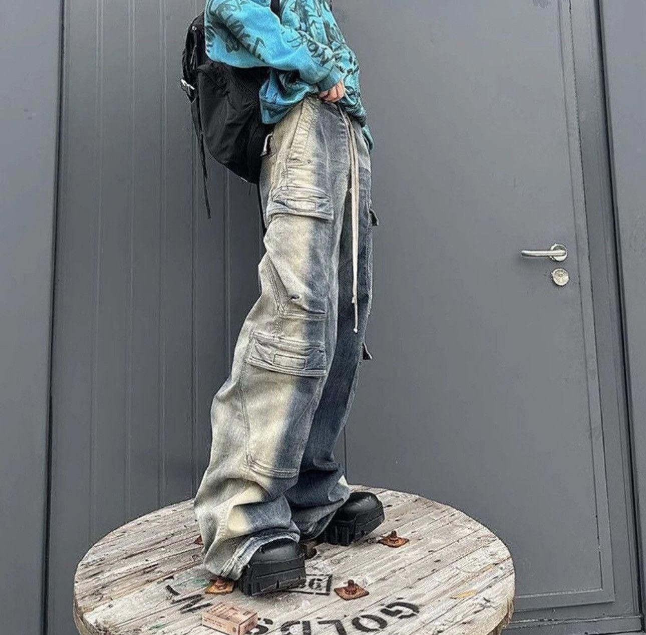 Japanese Brand Multi Pocket Cargo Oversized Gradient Wash Jeans Size US 30 / EU 46 - 4 Thumbnail