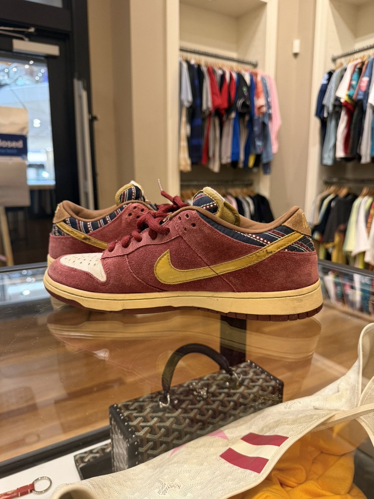 Nike Nike SB Dunk low ‘Anchorman’ Size US 9 / EU 42 - 2 Thumbnail