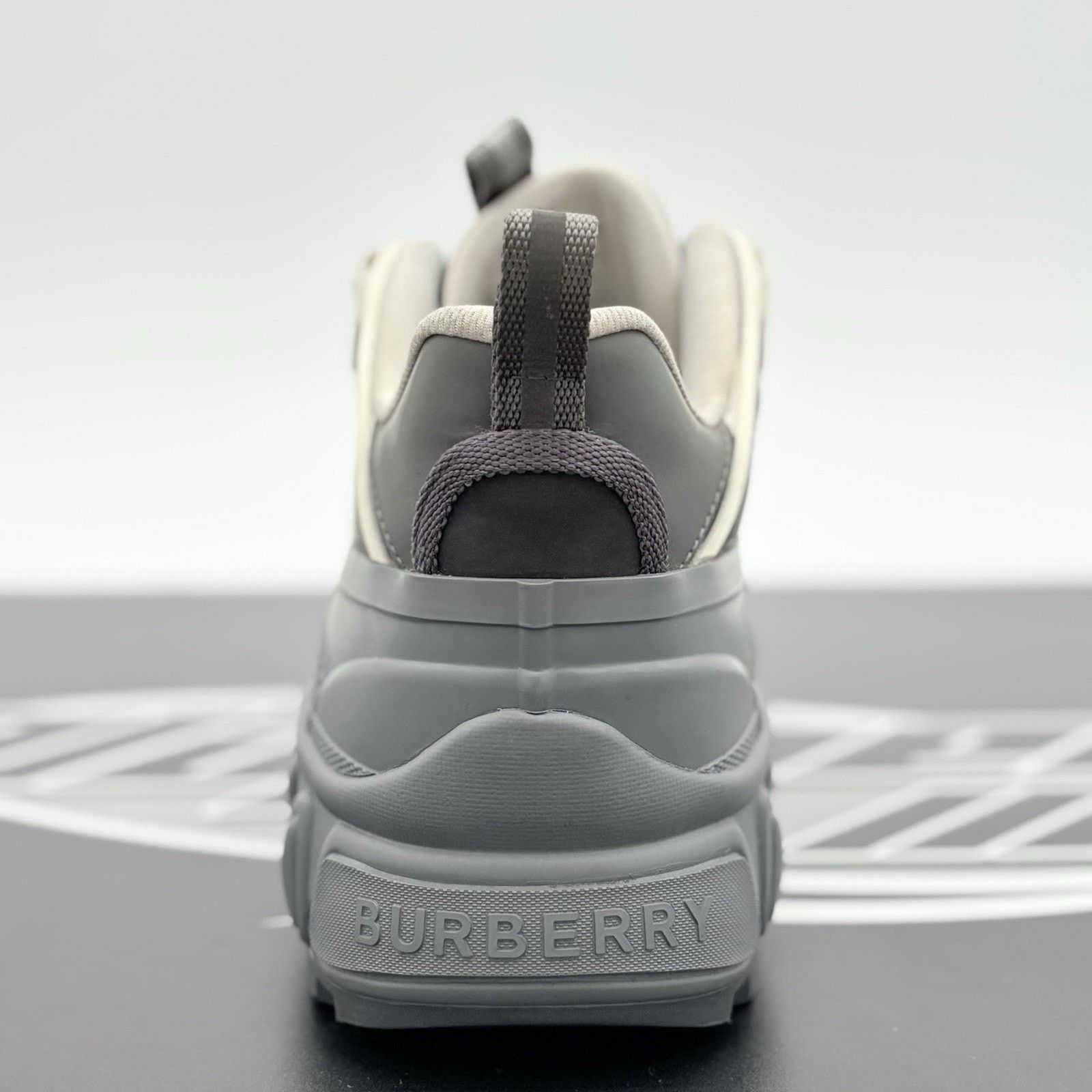 Burberry Burberry Ramsey Vintage Check ' Grey ' | SUPER CLEAN! Size US 11 / EU 44 - 9 Thumbnail