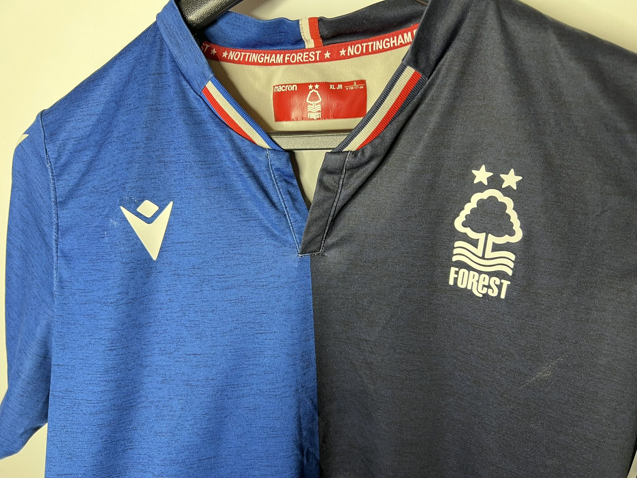 Macron NOTTINGHAM FOREST 2019 2020 AWAY FOOTBAL SHIRT SOCCER JERSEY Size US S / EU 44-46 / 1 - 3 Thumbnail