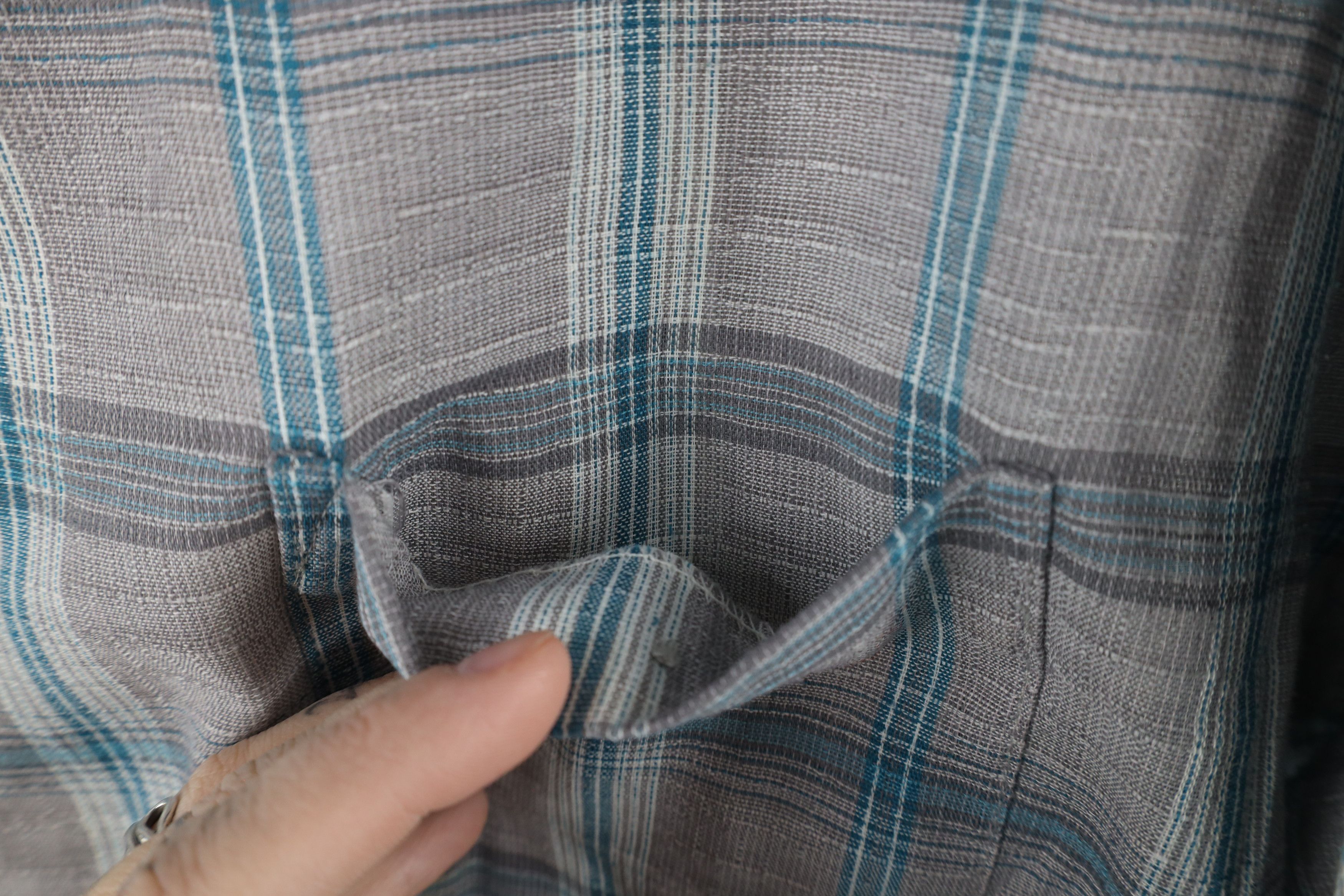 Vintage Vintage 70s Streetwear Lightweight Weave Camp Button Shirt Size US XL / EU 56 / 4 - 7 Thumbnail