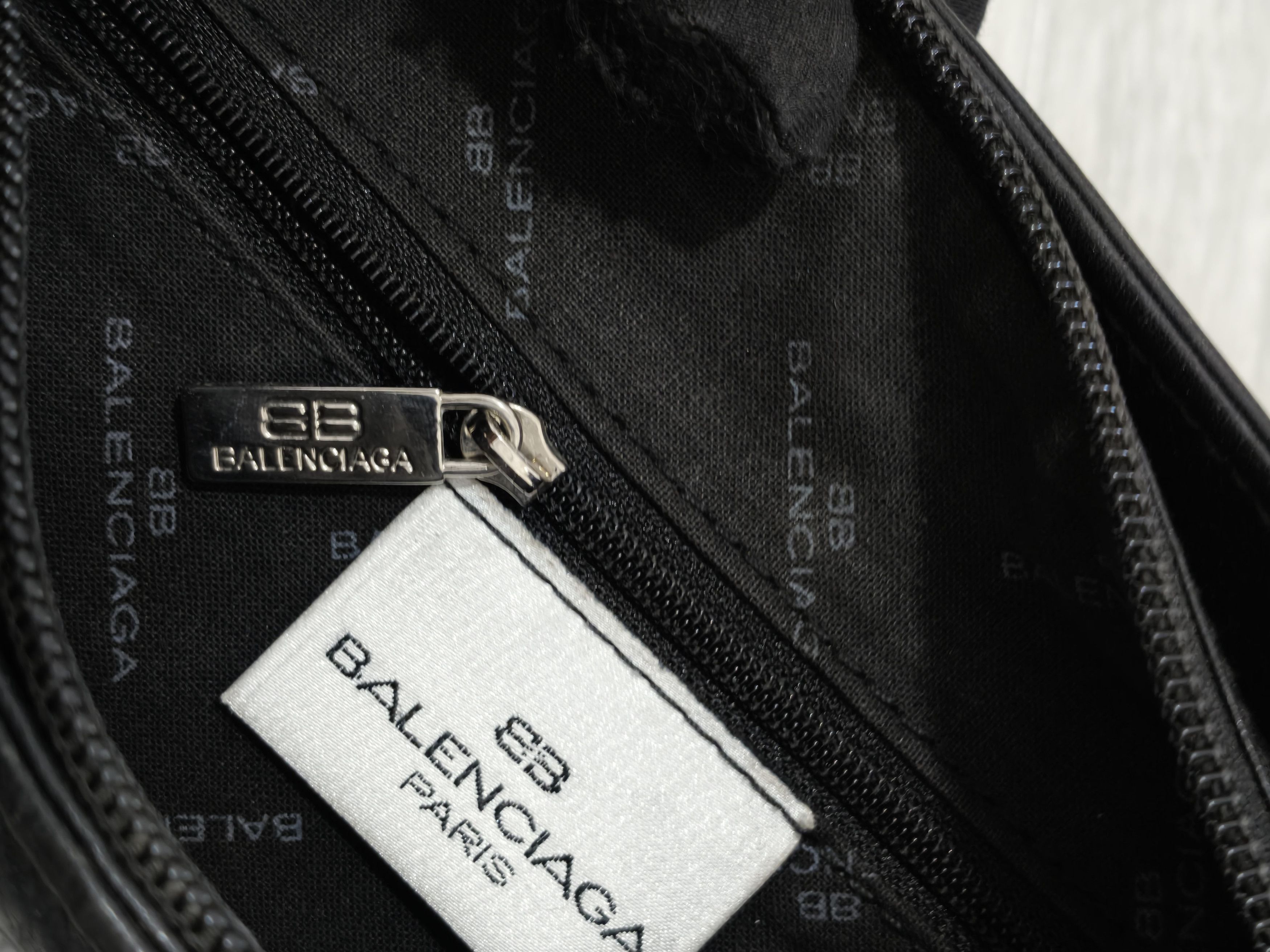 Balenciaga Vintage Balenciaga Black Leather Luxury Y2K Shoulder Bag Size ONE SIZE - 13 Thumbnail