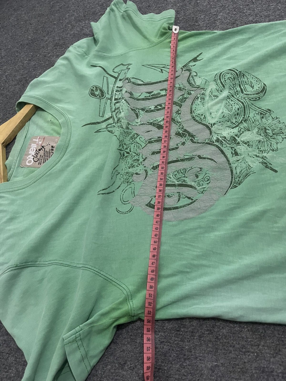 O'Neill 💥VINTAGE Y2K O'Neill Triball Graphic Tee Size US L / EU 52-54 / 3 - 8 Thumbnail