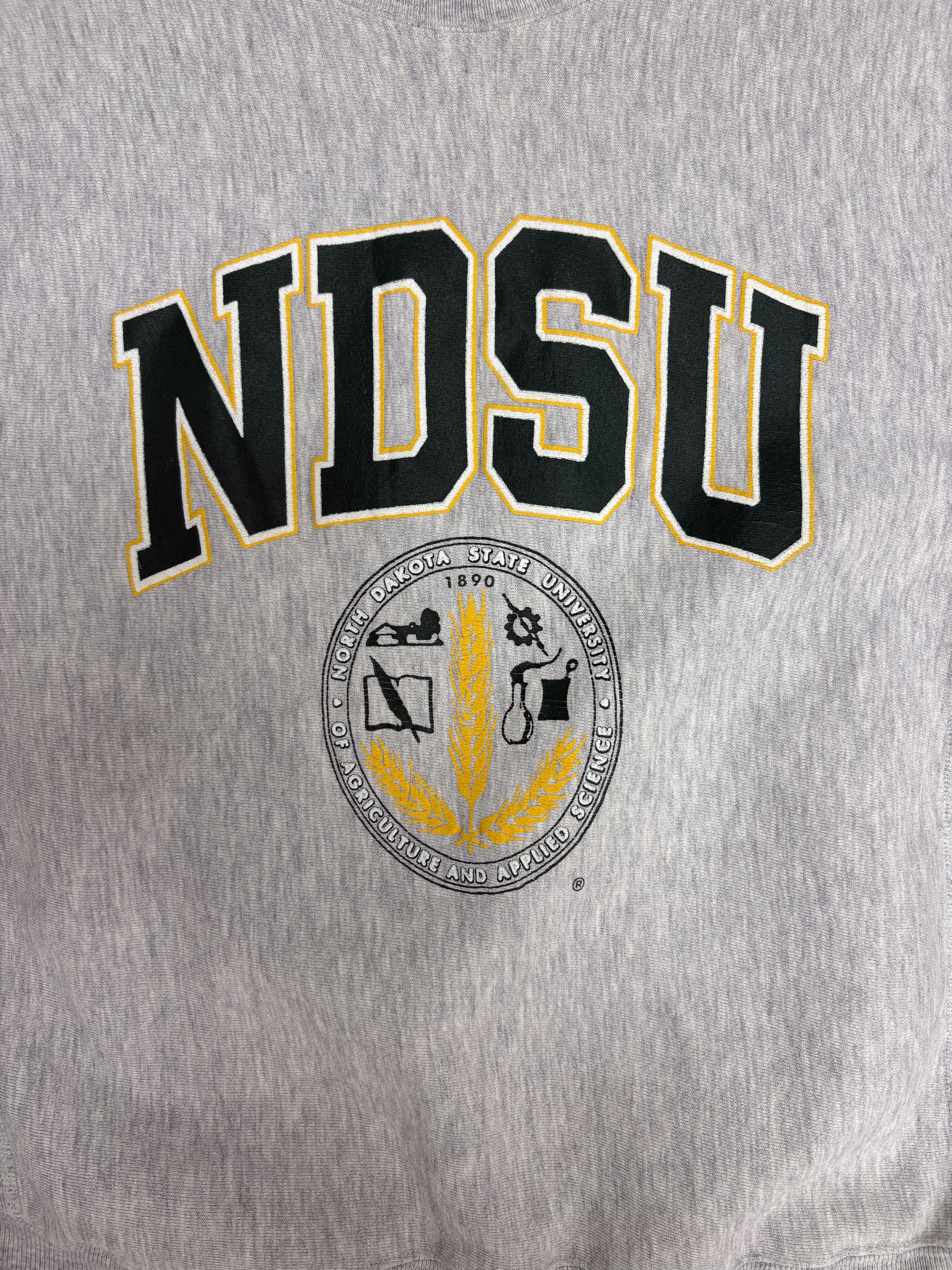 Vintage North Dakota State Bison Vintage Grey Crewneck Sweater Size US L / EU 52-54 / 3 - 2 Thumbnail