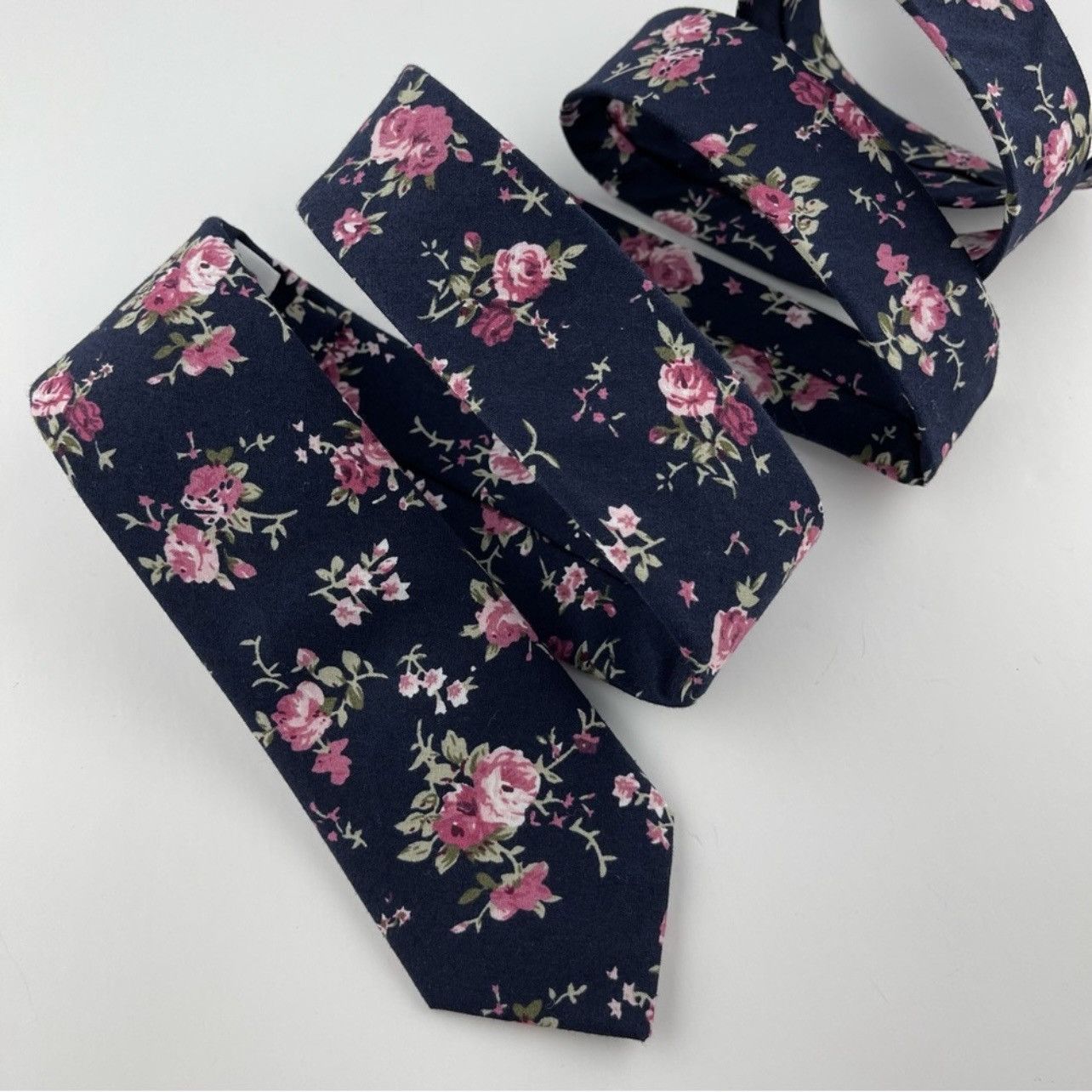 Other Men’s Navy Floral Slim Necktie & Rose Pink Tie Bar Size ONE SIZE - 2 Thumbnail