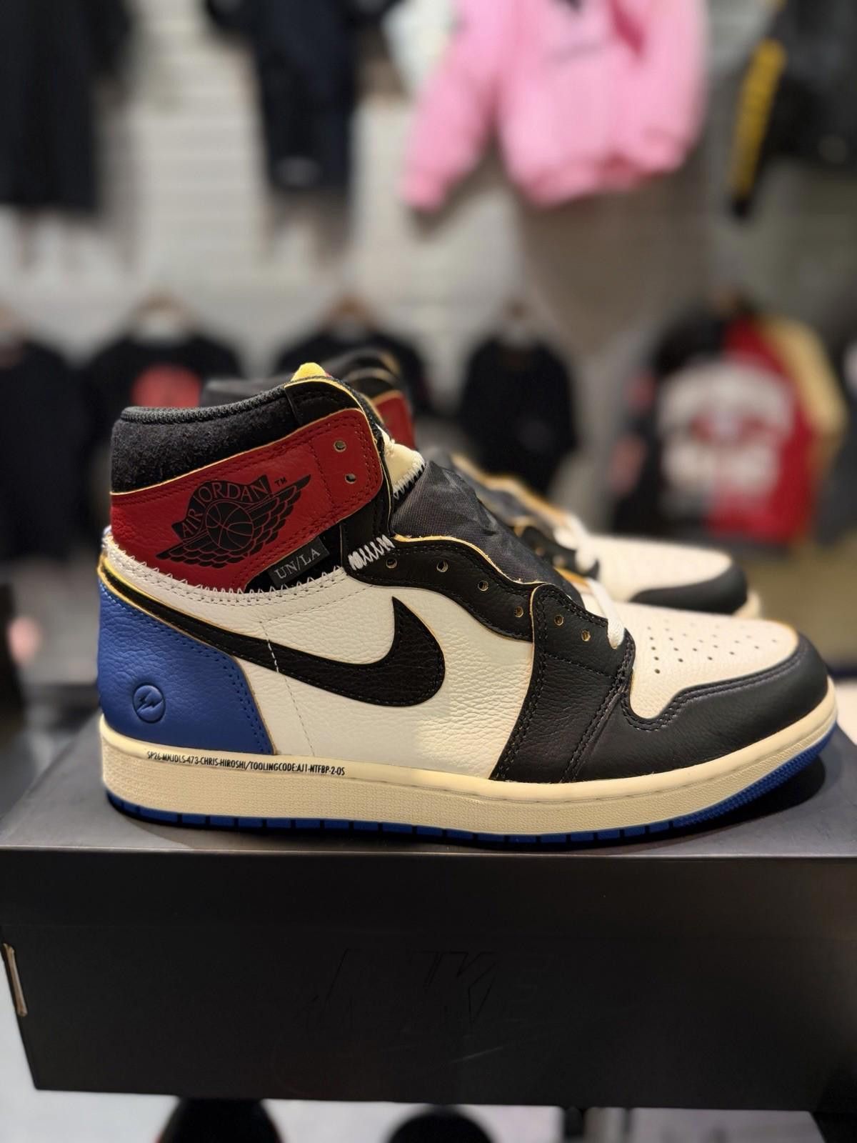 Jordan Brand Air Jordan 1 x Union x Fragment Black and Varsity Red (7.5) Size US 7.5 / EU 40-41 - 12 Thumbnail