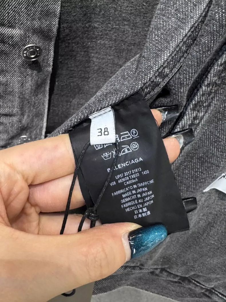 Balenciaga Balenciaga size 38 Destroy the old wash jeans coat Size XS / US 0-2 / IT 36-38 - 7 Thumbnail
