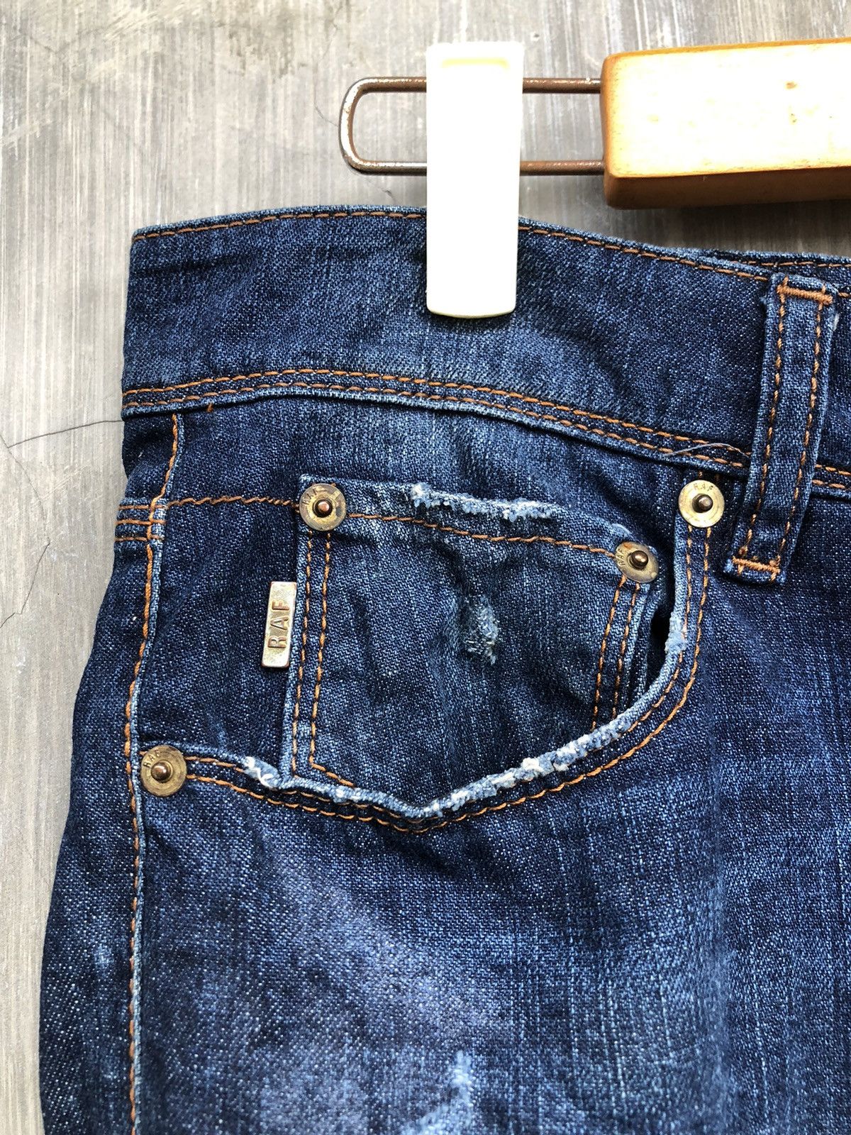 Designer Raf By Raf Simons Distressed Denim Size US 32 / EU 48 - 4 Thumbnail