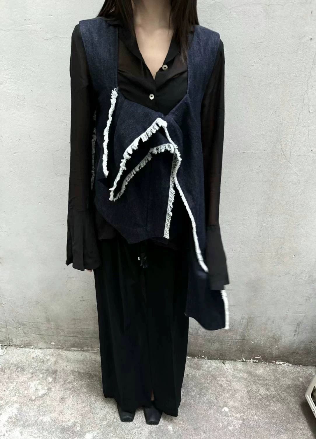 Yohji Yamamoto Yohji Yamamoto Denim Vest Multi-Way Size 2 Size M / US 6-8 / IT 42-44 - 3 Thumbnail
