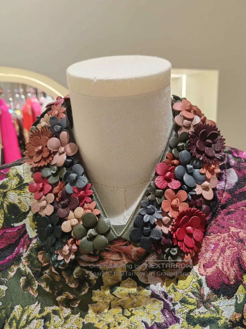 Valentino Valentino A brocade leather collar and a bustling dress Size S / US 4 / IT 40 - 6 Thumbnail