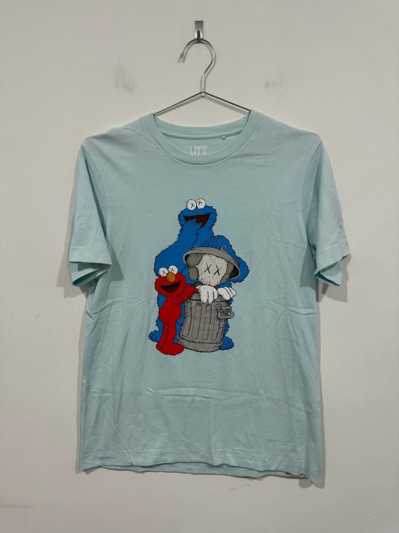 Designer × Kaws × Uniqlo Uniqlo x Kaws x Sesame Street Blue Tee Size US S / EU 44-46 / 1 - 1 Thumbnail