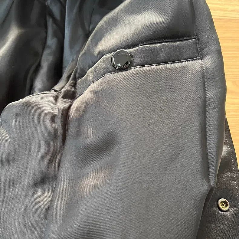 Givenchy Givenchy Back Lettering Baseball Leather Jacket (Size 36) Size US S / EU 44-46 / 1 - 8 Thumbnail