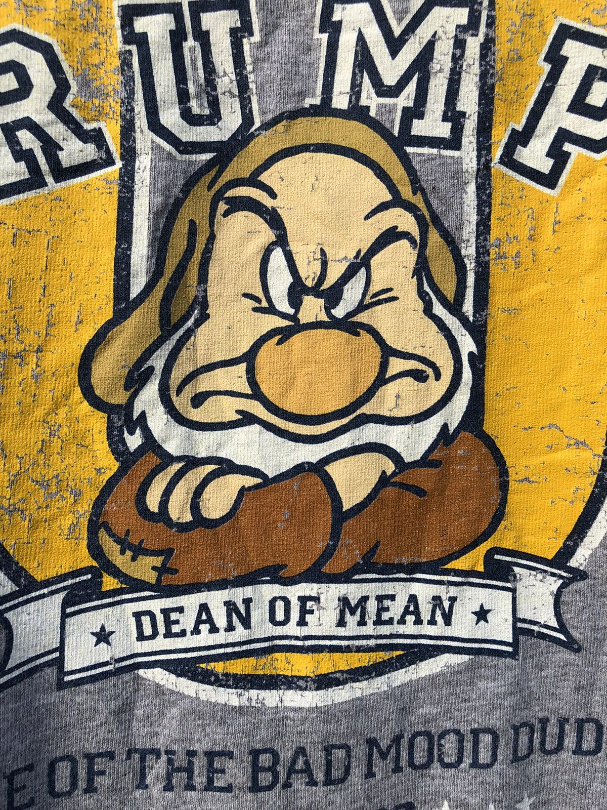 Disney × Japanese Brand × Vintage Vintage Y2K University Of Grumpy Disney Tshirt Size US L / EU 52-54 / 3 - 6 Thumbnail