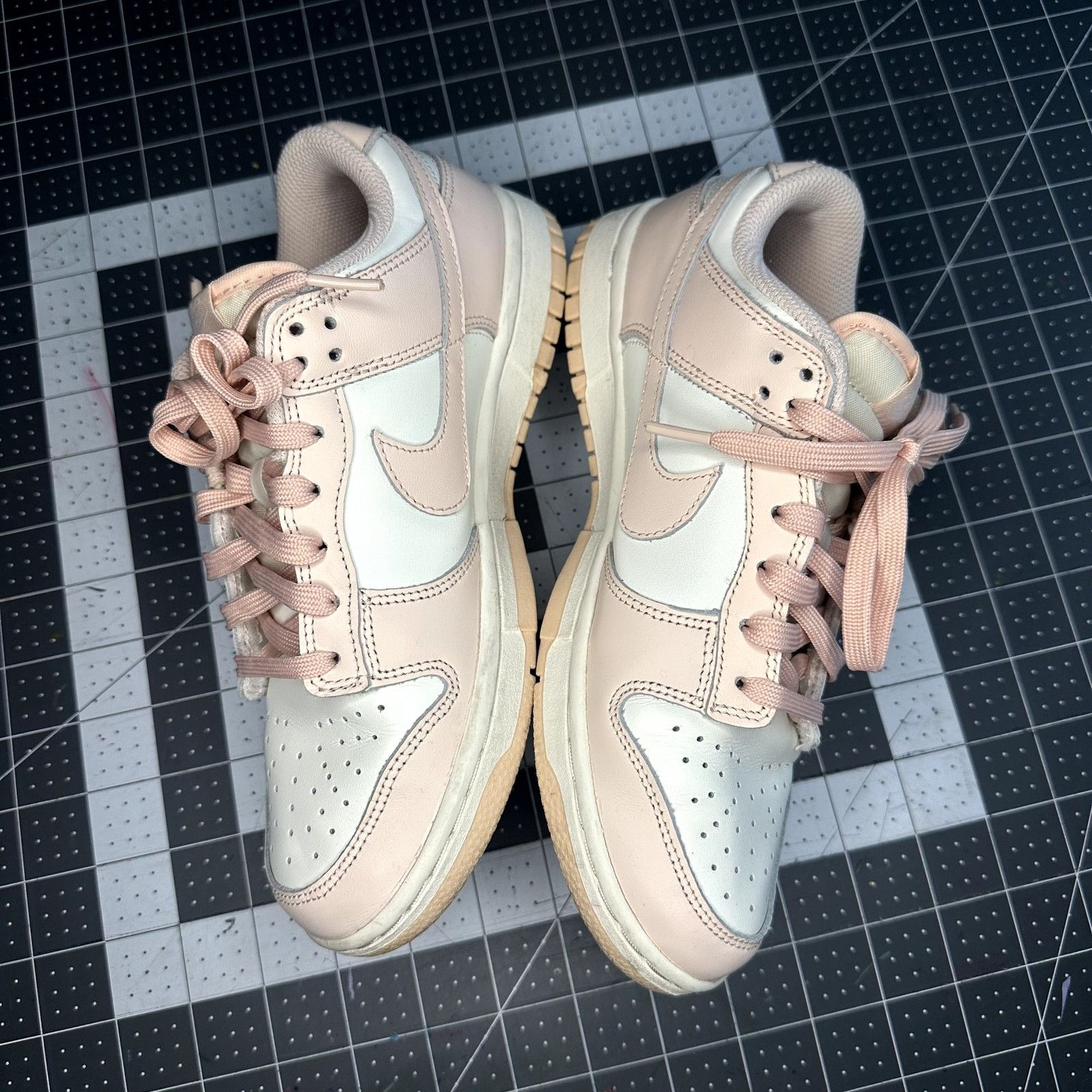 Nike Nike Dunk Low Wmns 'Orange Pearl' Size US 7 / IT 37 - 3 Thumbnail