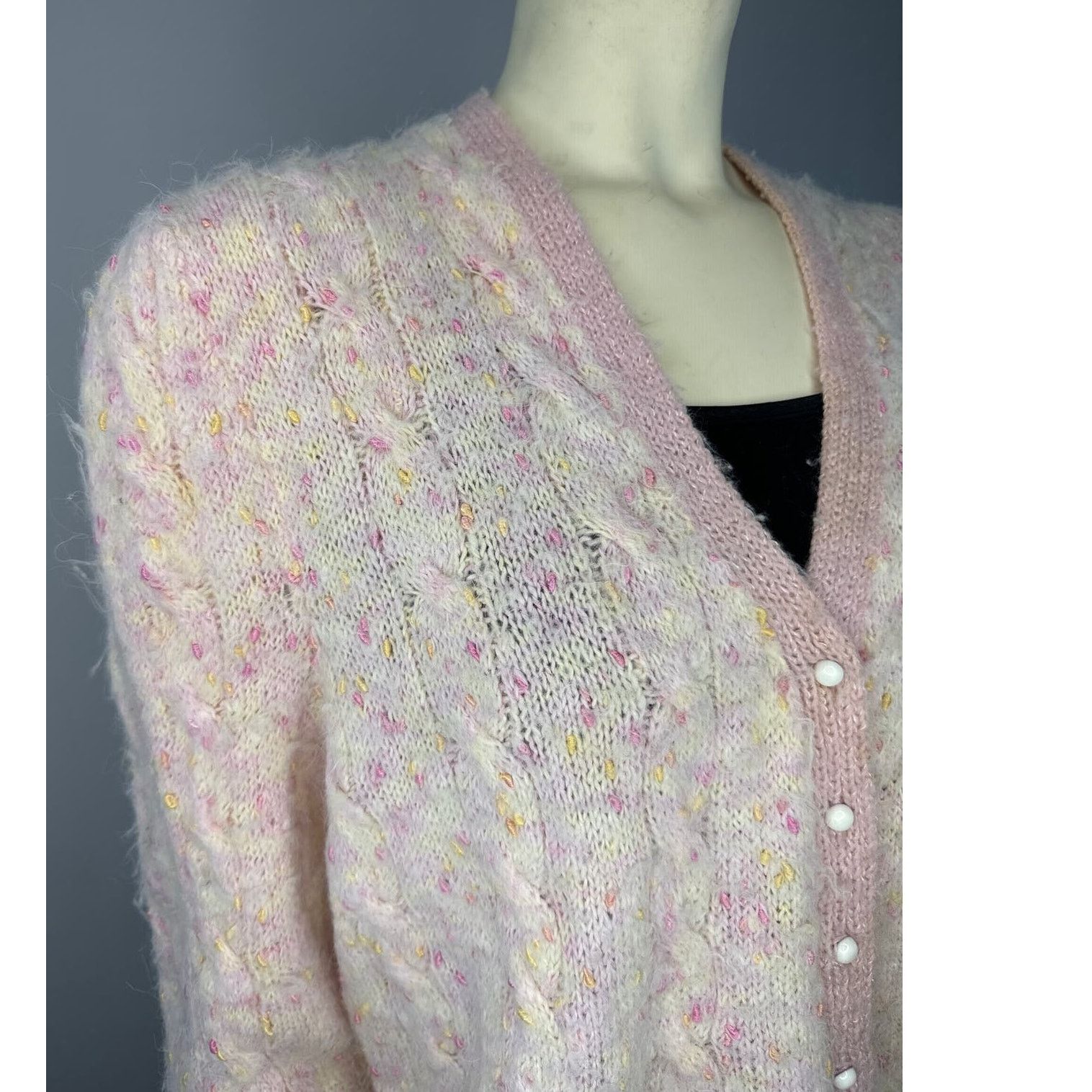 Vintage American vtg hand knit Mohair cardigan pink size medium Size M / US 6-8 / IT 42-44 - 3 Thumbnail