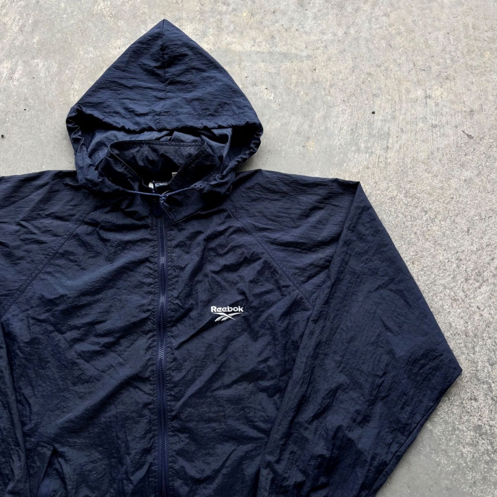 Reebok VINTAGE Reebok Windbreaker Jacket Navy Blue L Full Zip Hooded Logo Zipper Jacket Men Size US L / EU 52-54 / 3 - 6 Thumbnail
