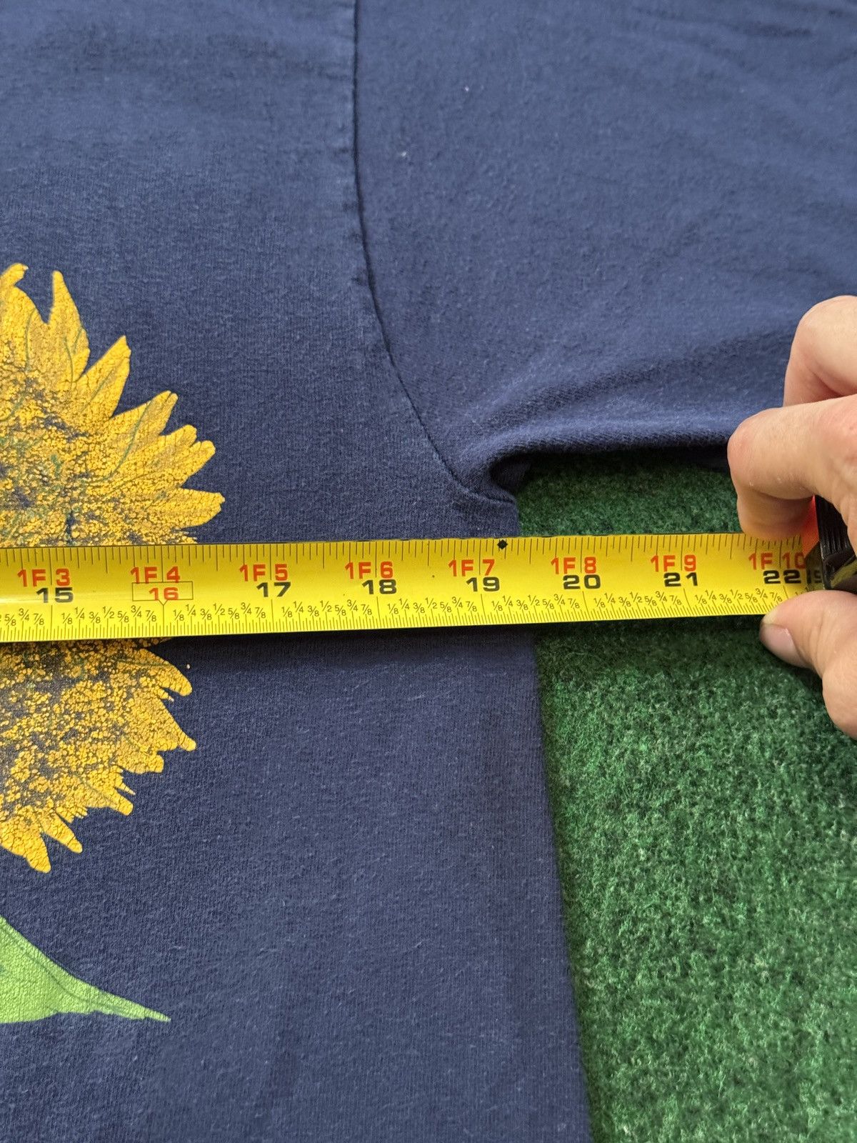 Hanes Vintage 90s Sunflower Flower Print Retro Van Gogh T Shirt Size M / US 6-8 / IT 42-44 - 5 Thumbnail