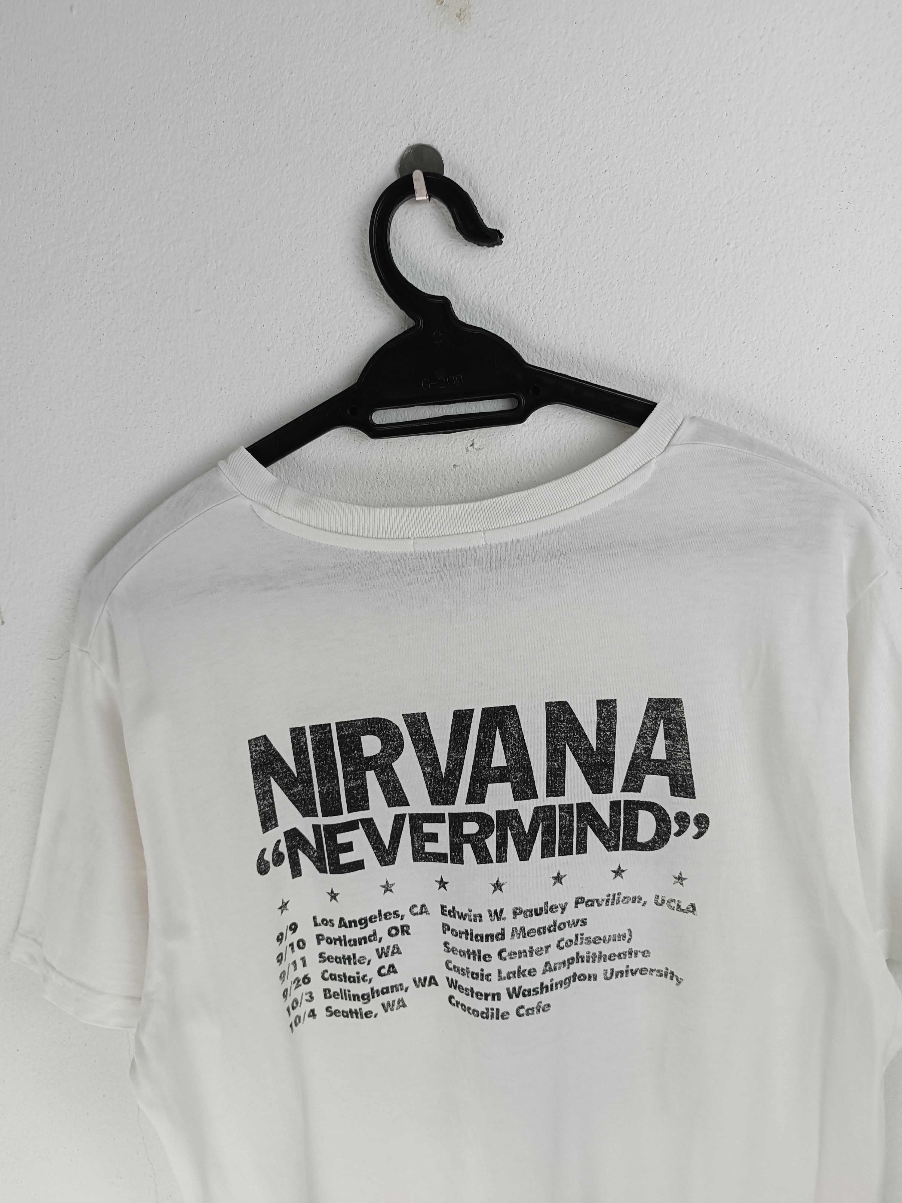 Vintage VINTAGE NIRVANA IN CONCERT ROCKING NEVERMIND 1992 GRUNGE TEE Size US M / EU 48-50 / 2 - 16 Thumbnail