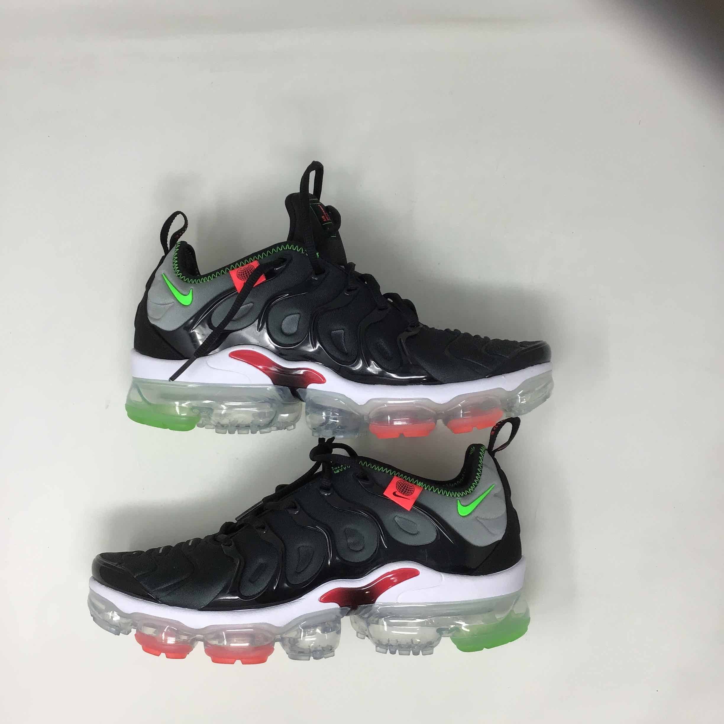 Nike Vapormax Plus retailer Worldwide Pack