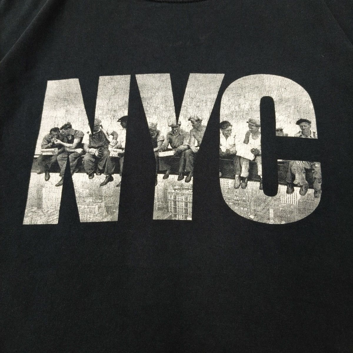 Vintage Vintage Y2K TOP OF THE ROCK NYC Graphic Tee Size US L / EU 52-54 / 3 - 7 Thumbnail